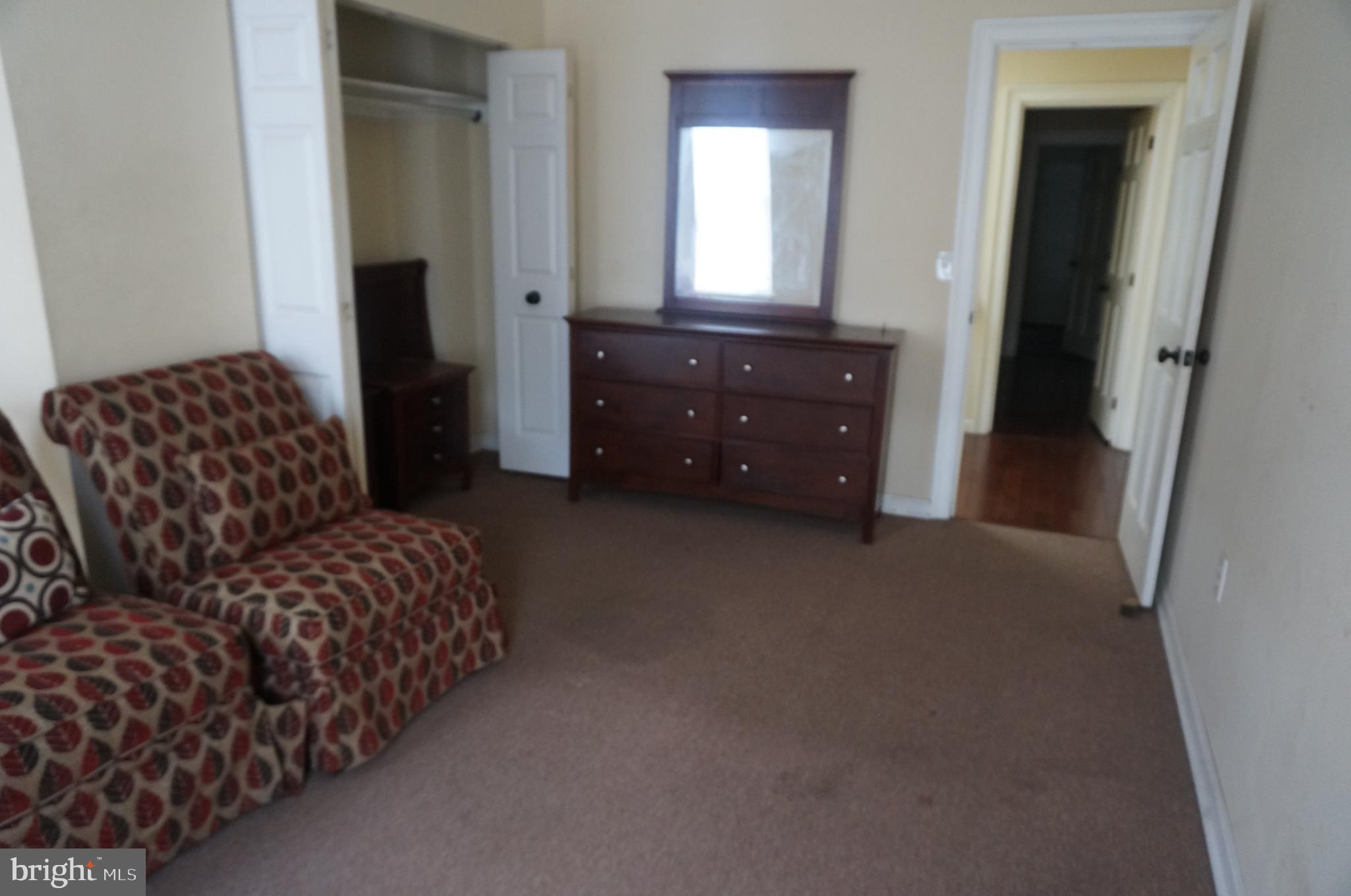 JOHNSTON SQUARE - Residential