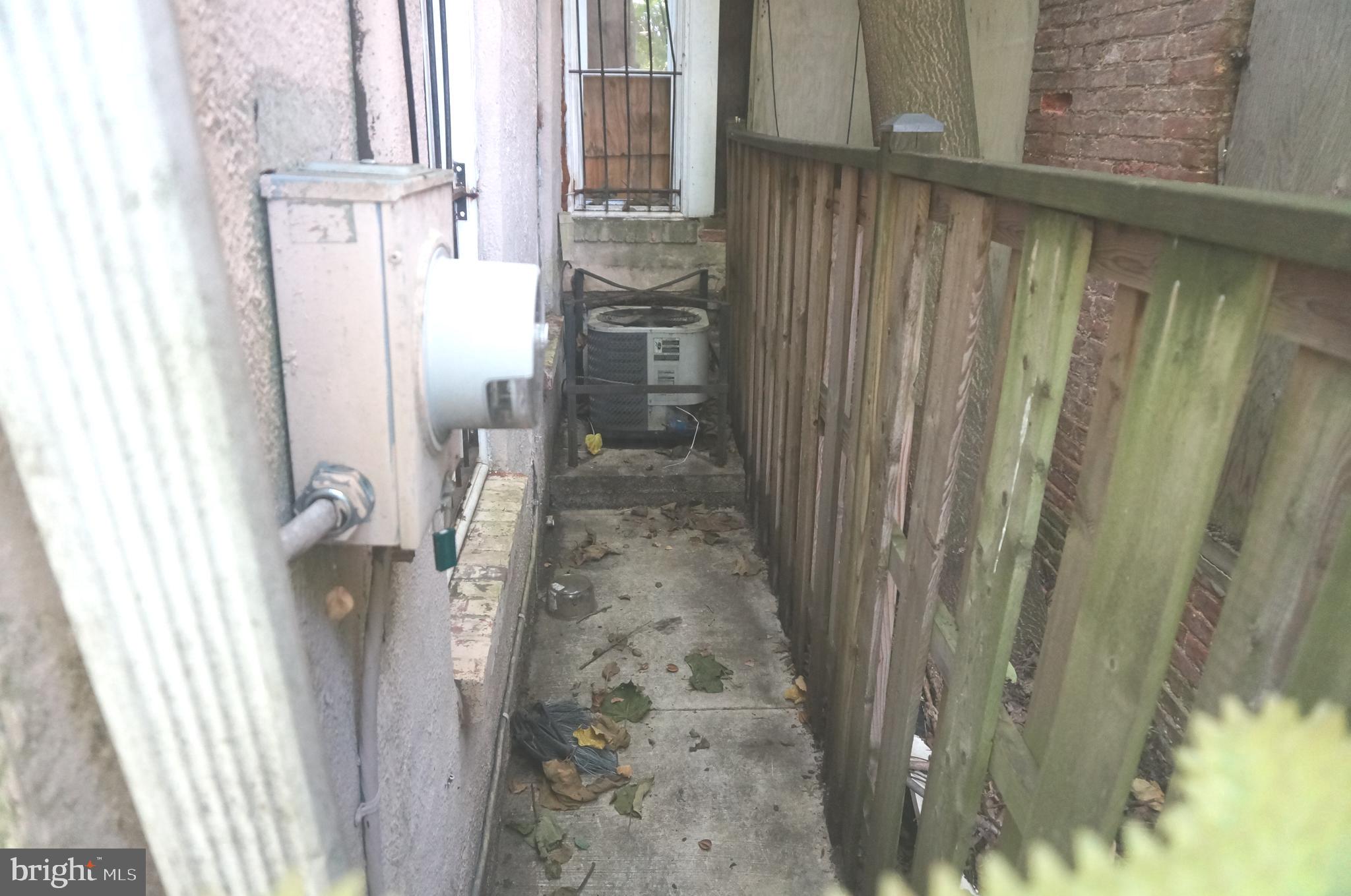 JOHNSTON SQUARE - Residential