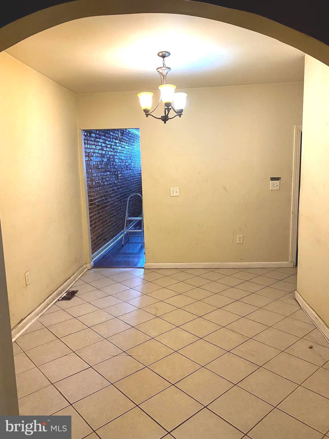 JOHNSTON SQUARE - Residential