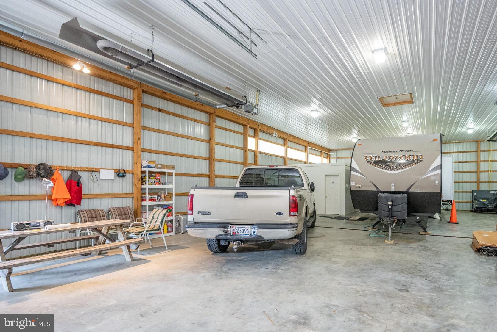 SPRING GLADE ROAD - Farm