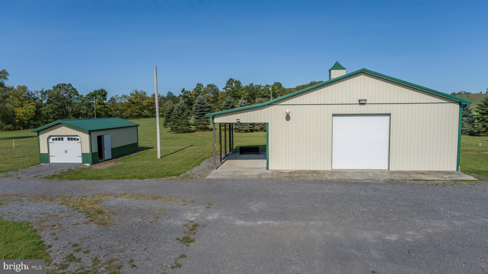 SPRING GLADE ROAD - Farm