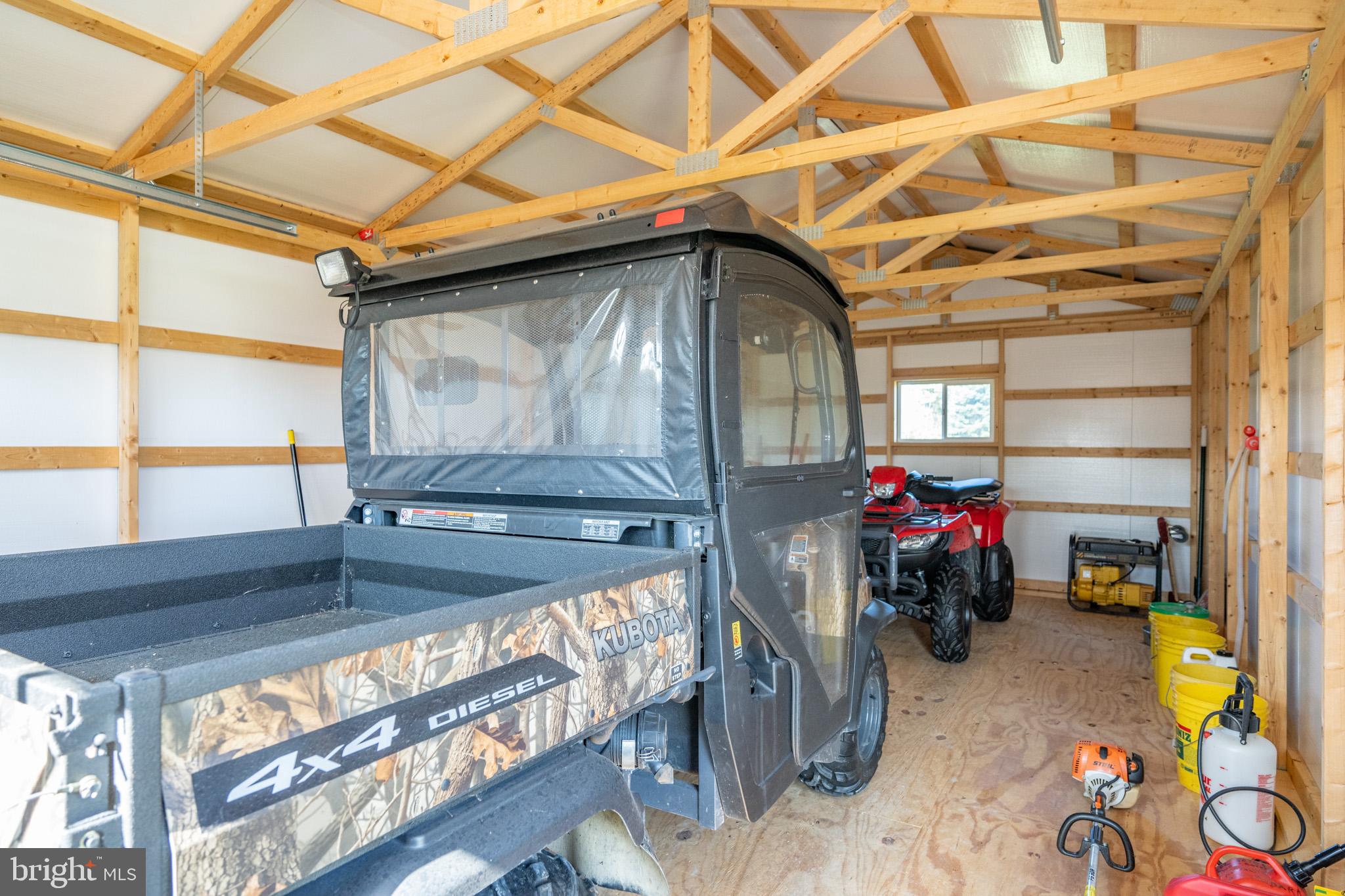 SPRING GLADE ROAD - Farm