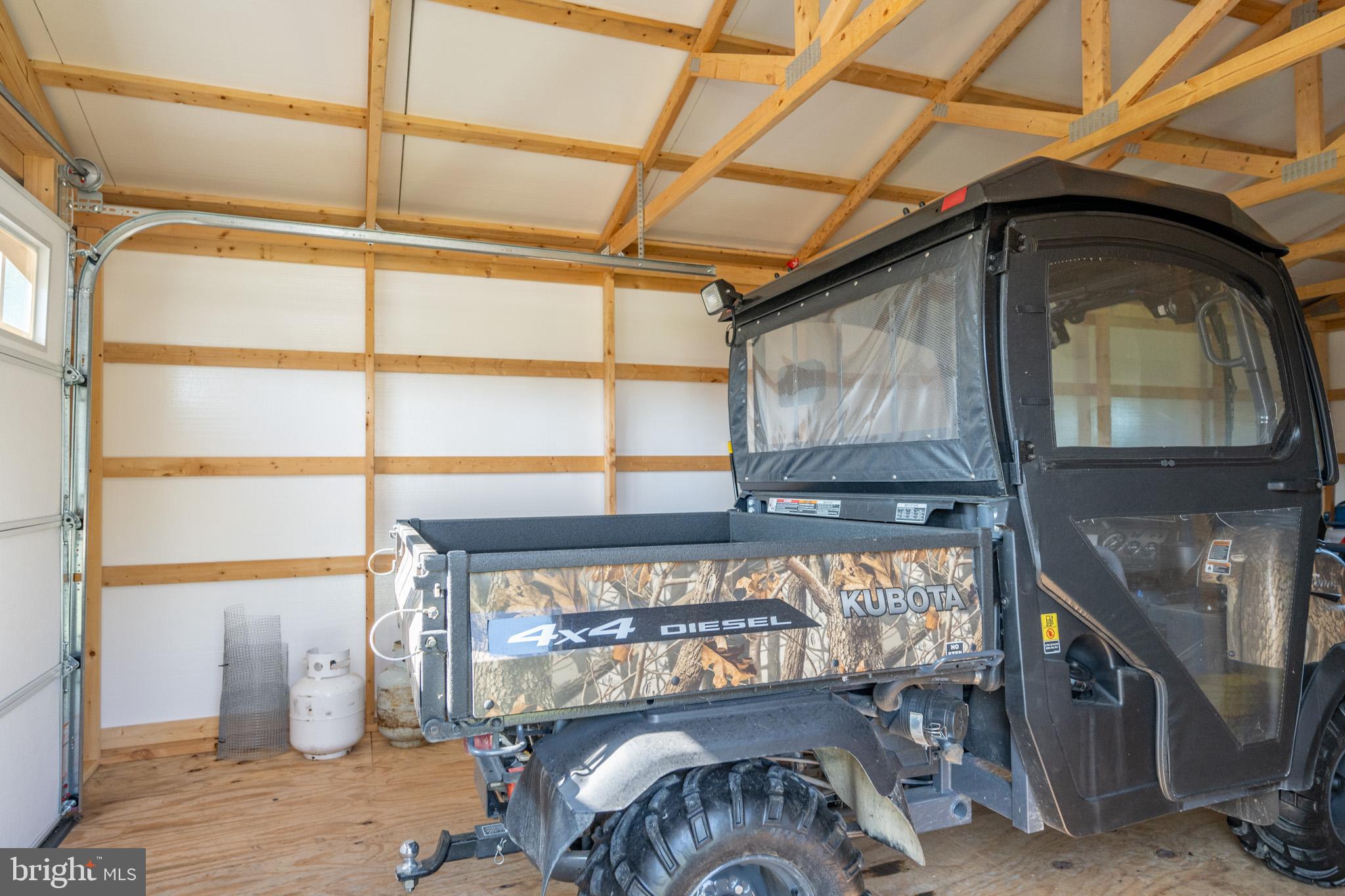 SPRING GLADE ROAD - Farm