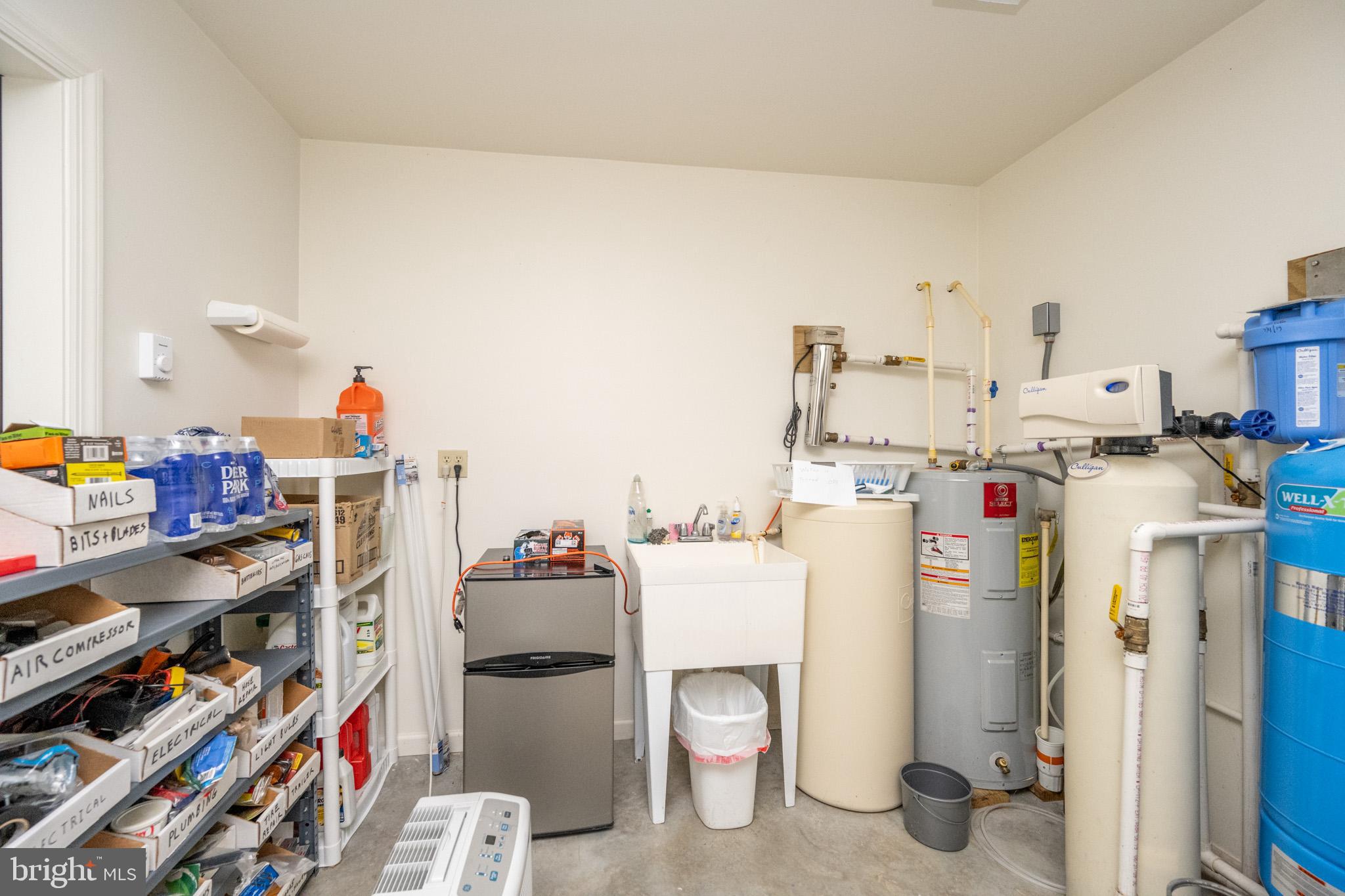 SPRING GLADE ROAD - Farm