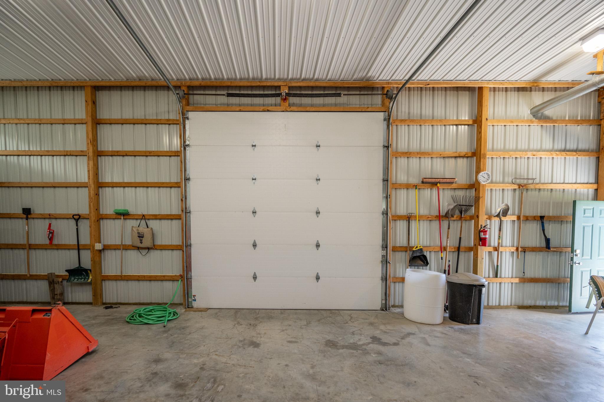 SPRING GLADE ROAD - Farm