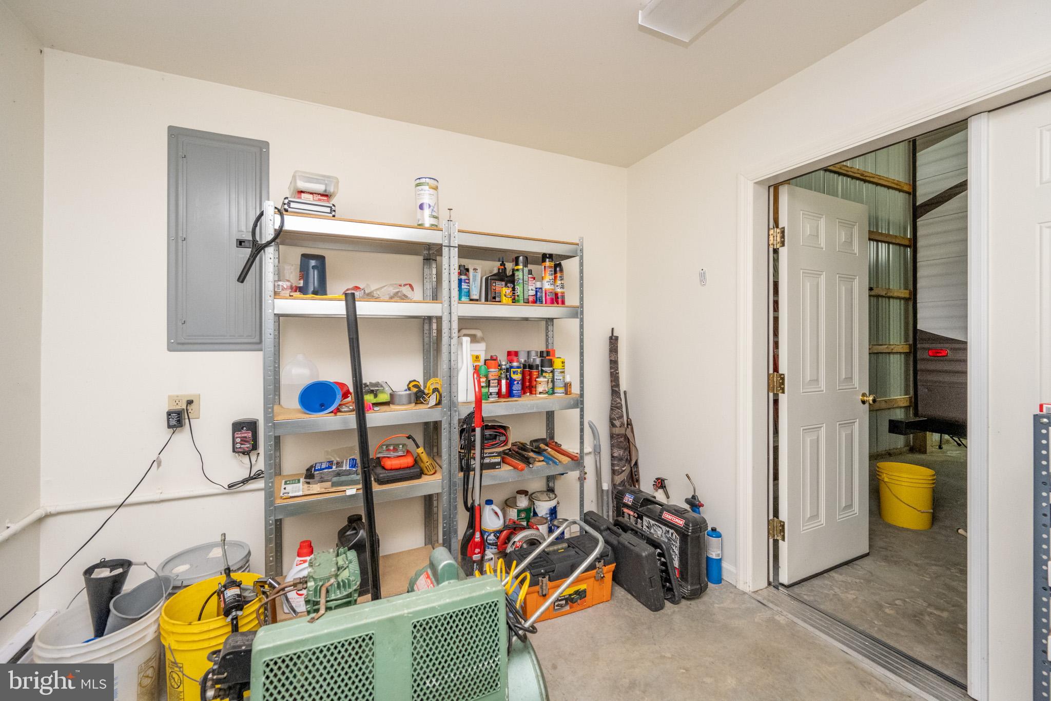 SPRING GLADE ROAD - Farm