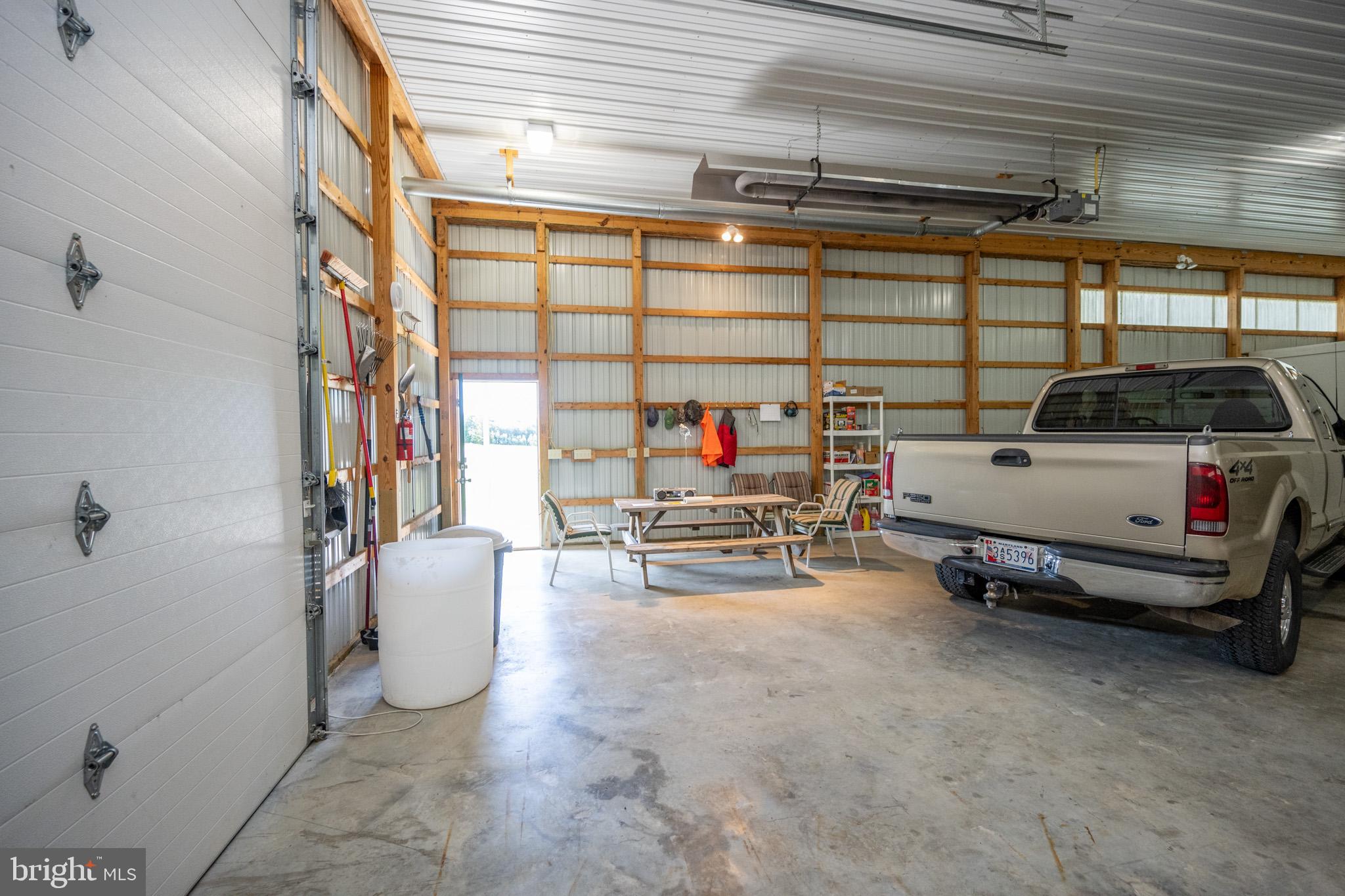 SPRING GLADE ROAD - Farm