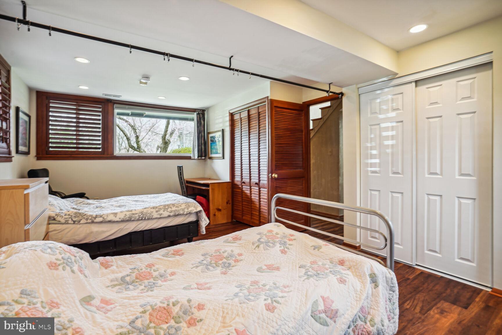 HOLMES RUN ACRES - Residential