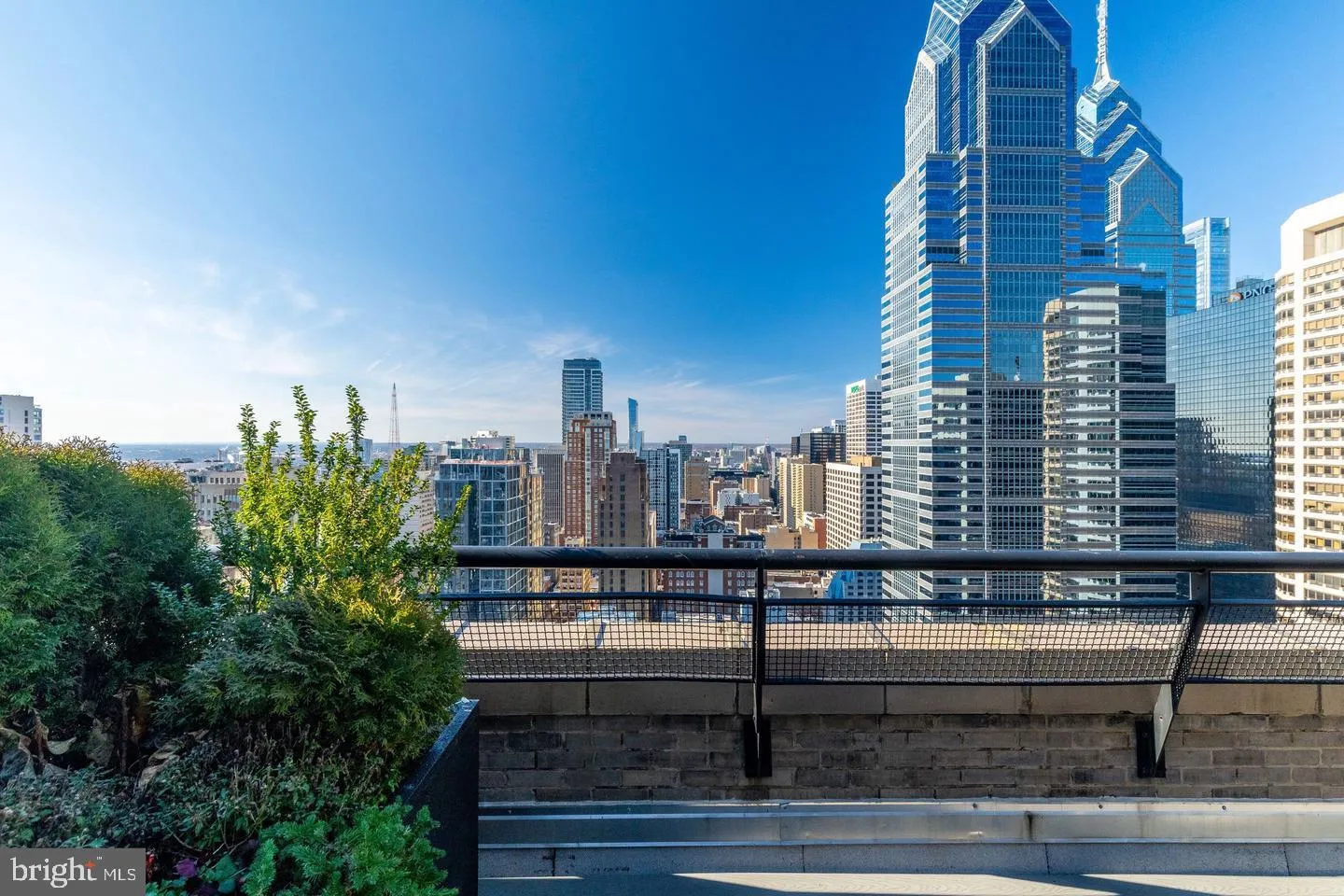 Philadelphia, Pennsylvania 19102, United States, 2 Bedrooms Bedrooms, ,2 BathroomsBathrooms,Residential,Active,165820