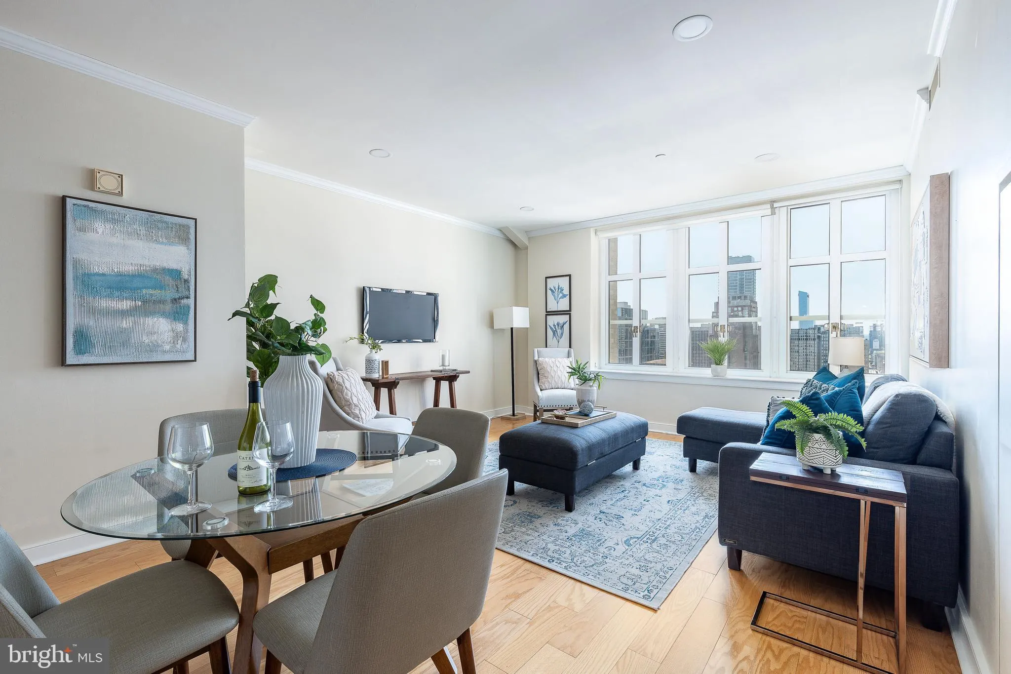 Philadelphia, Pennsylvania 19102, United States, 2 Bedrooms Bedrooms, ,2 BathroomsBathrooms,Residential,Active,165820