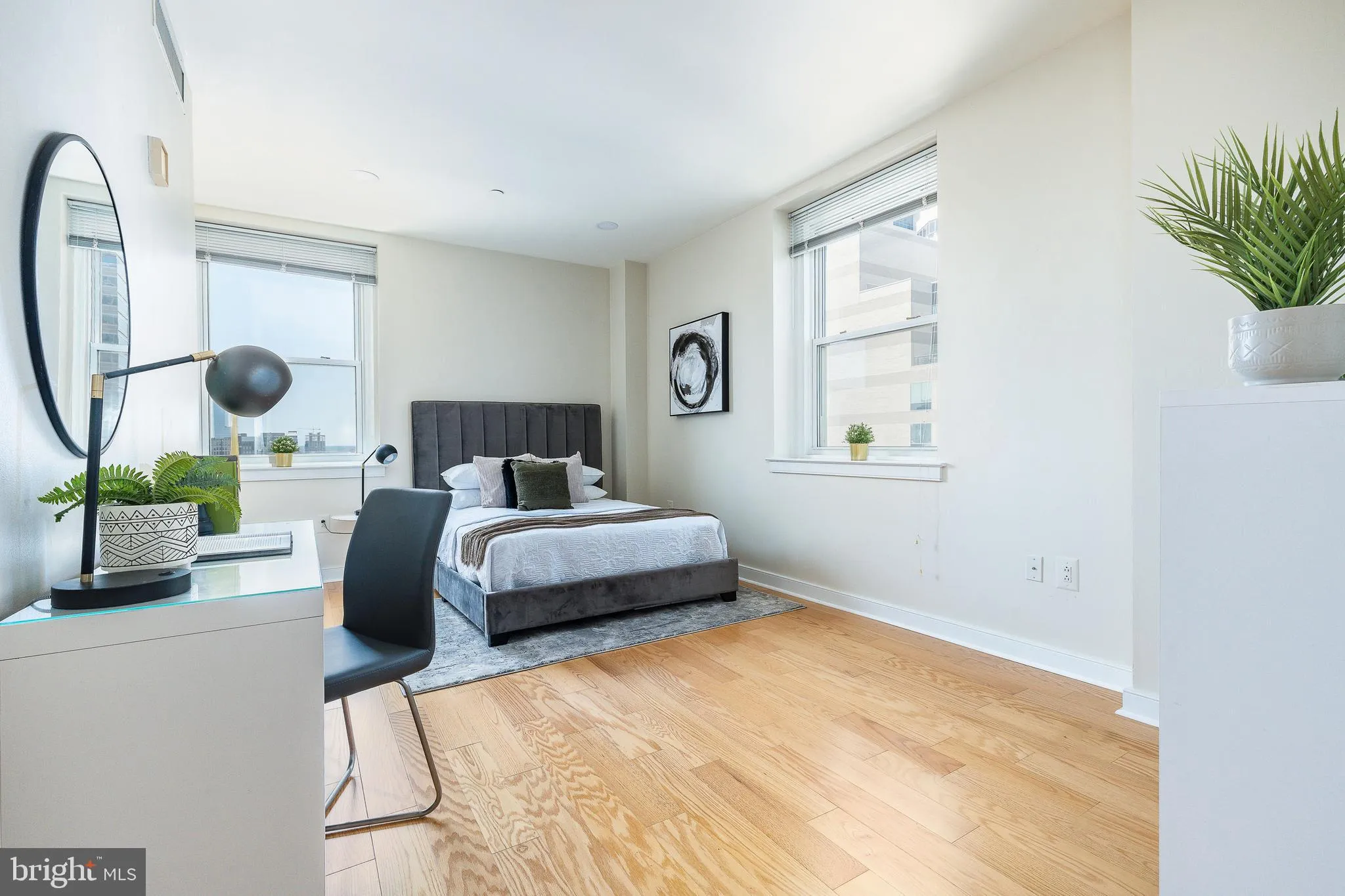 Philadelphia, Pennsylvania 19102, United States, 2 Bedrooms Bedrooms, ,2 BathroomsBathrooms,Residential,Active,165820