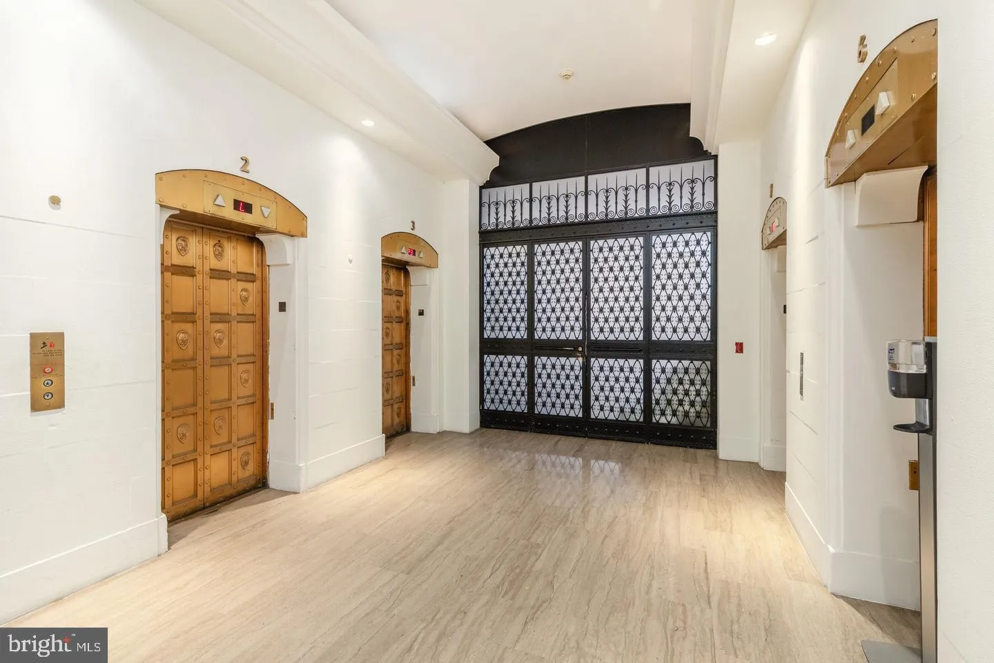 Philadelphia, Pennsylvania 19102, United States, 2 Bedrooms Bedrooms, ,2 BathroomsBathrooms,Residential,Active,165820