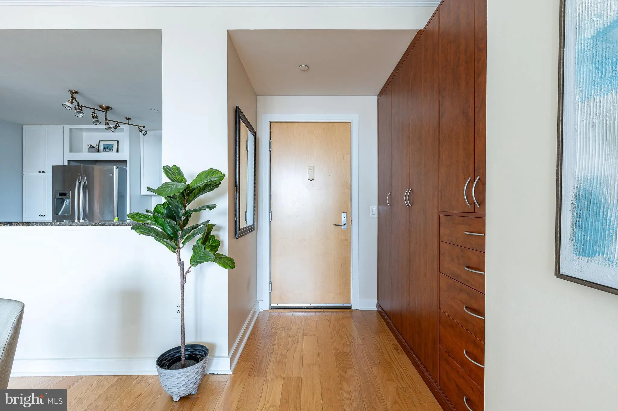Philadelphia, Pennsylvania 19102, United States, 2 Bedrooms Bedrooms, ,2 BathroomsBathrooms,Residential,Active,165820