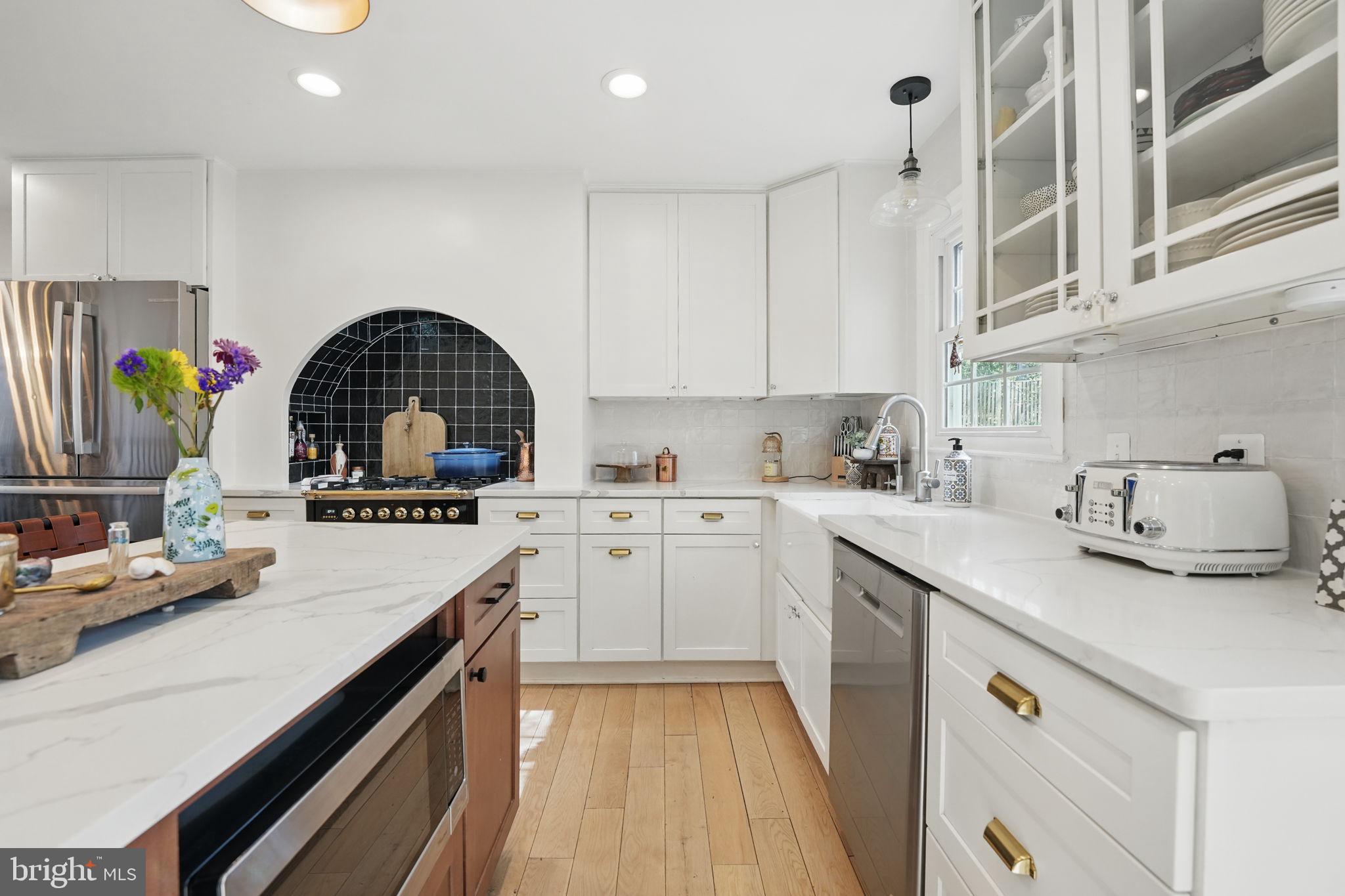 LAKE BRADDOCK - Residential