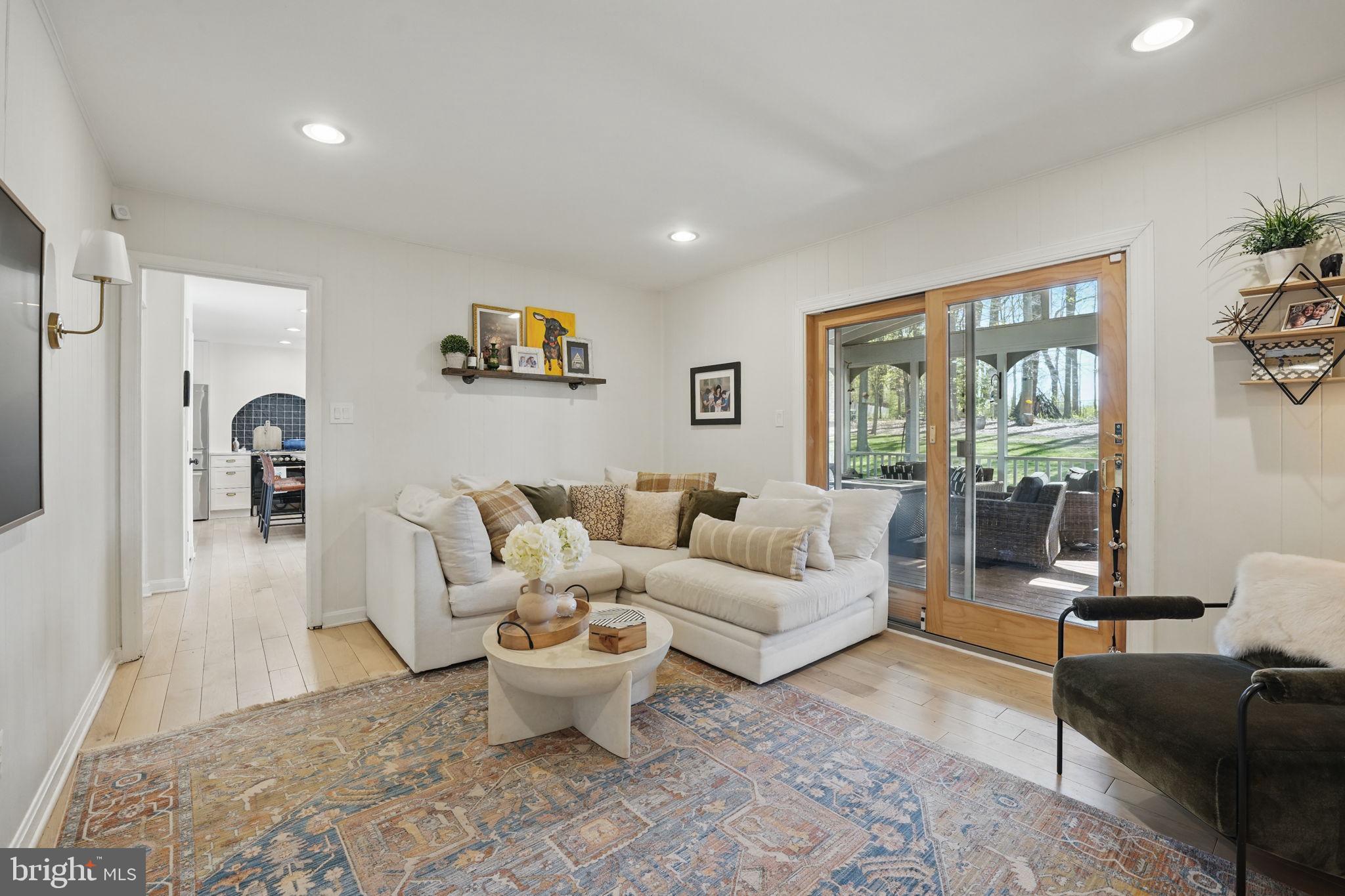 LAKE BRADDOCK - Residential