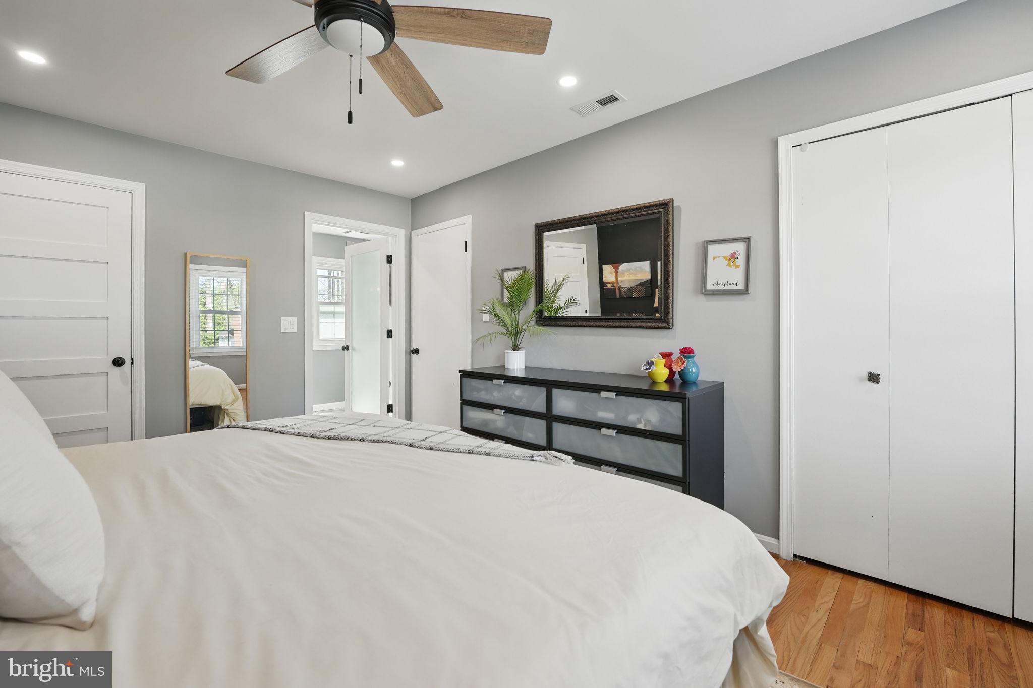 LAKE BRADDOCK - Residential