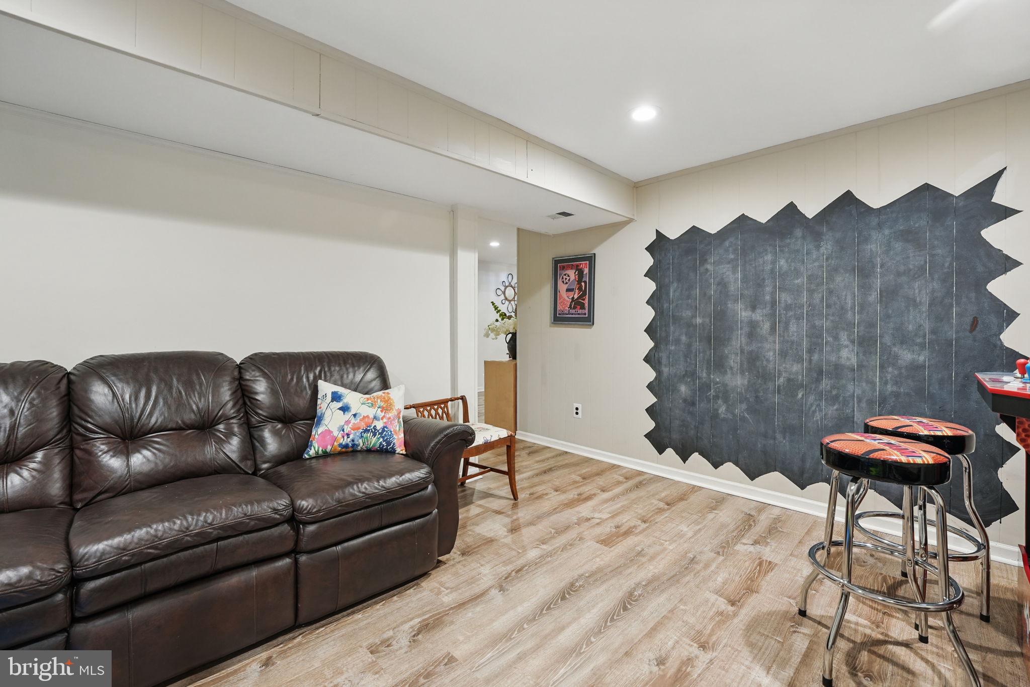 LAKE BRADDOCK - Residential