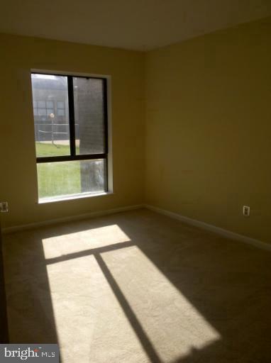 SUMMERTREE CONDO APTS - Residential Lease