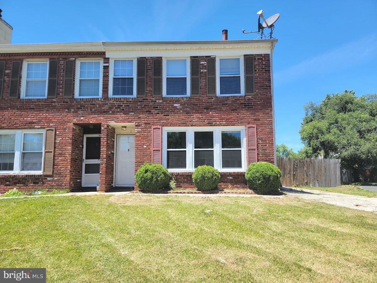 1 ACRUX COURT