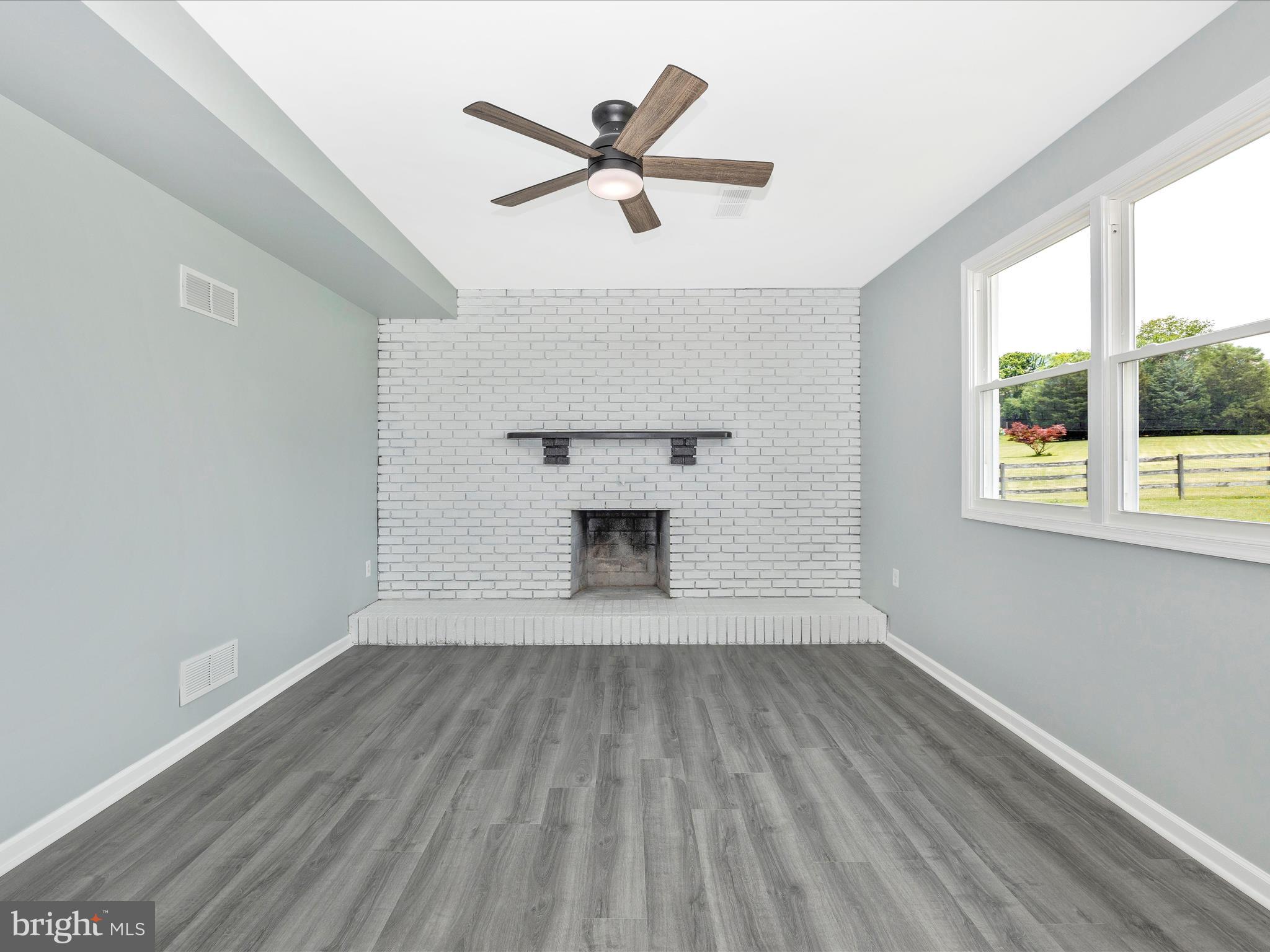 STONEWALL MANOR - Residential