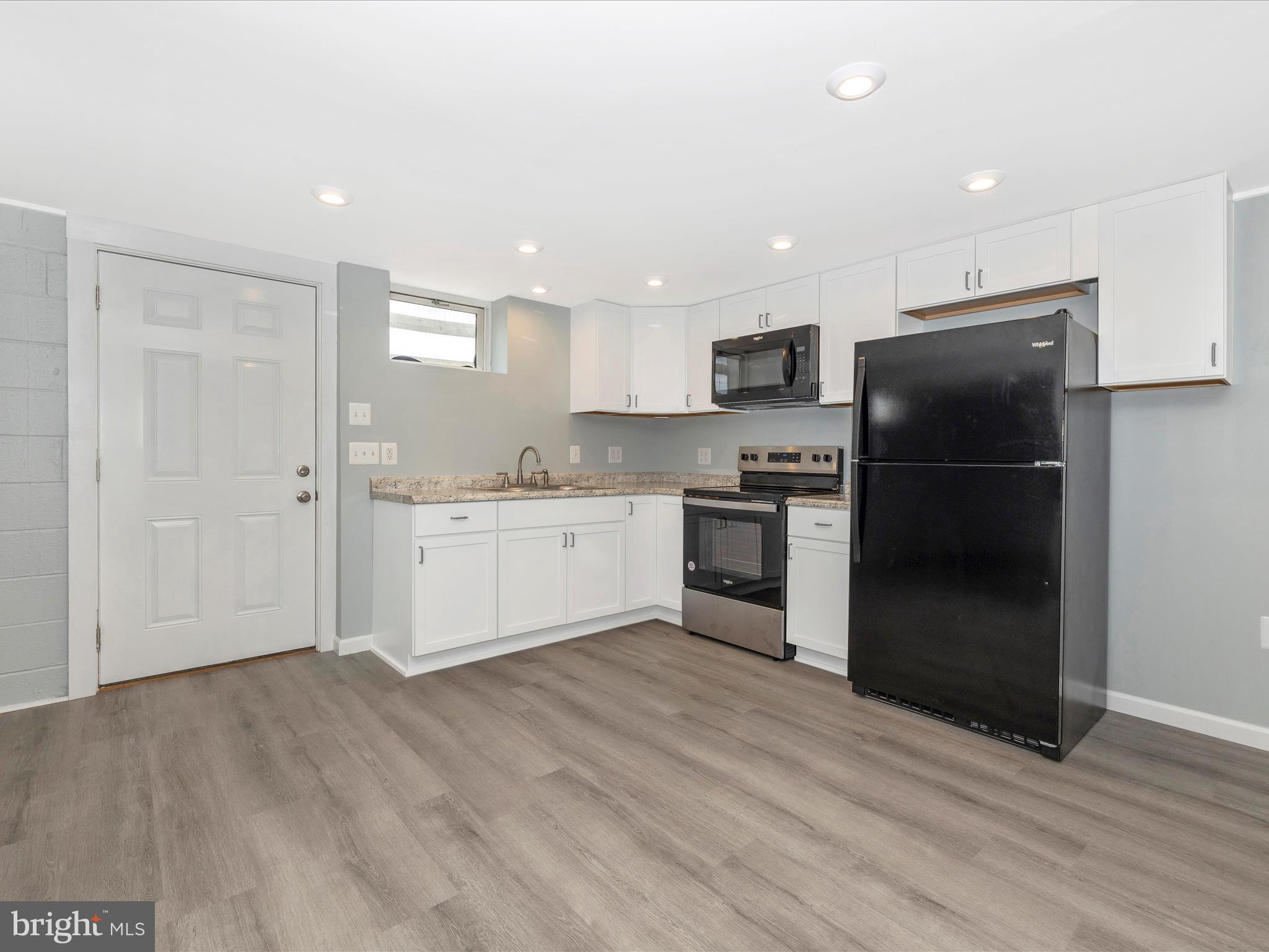 STONEWALL MANOR - Residential