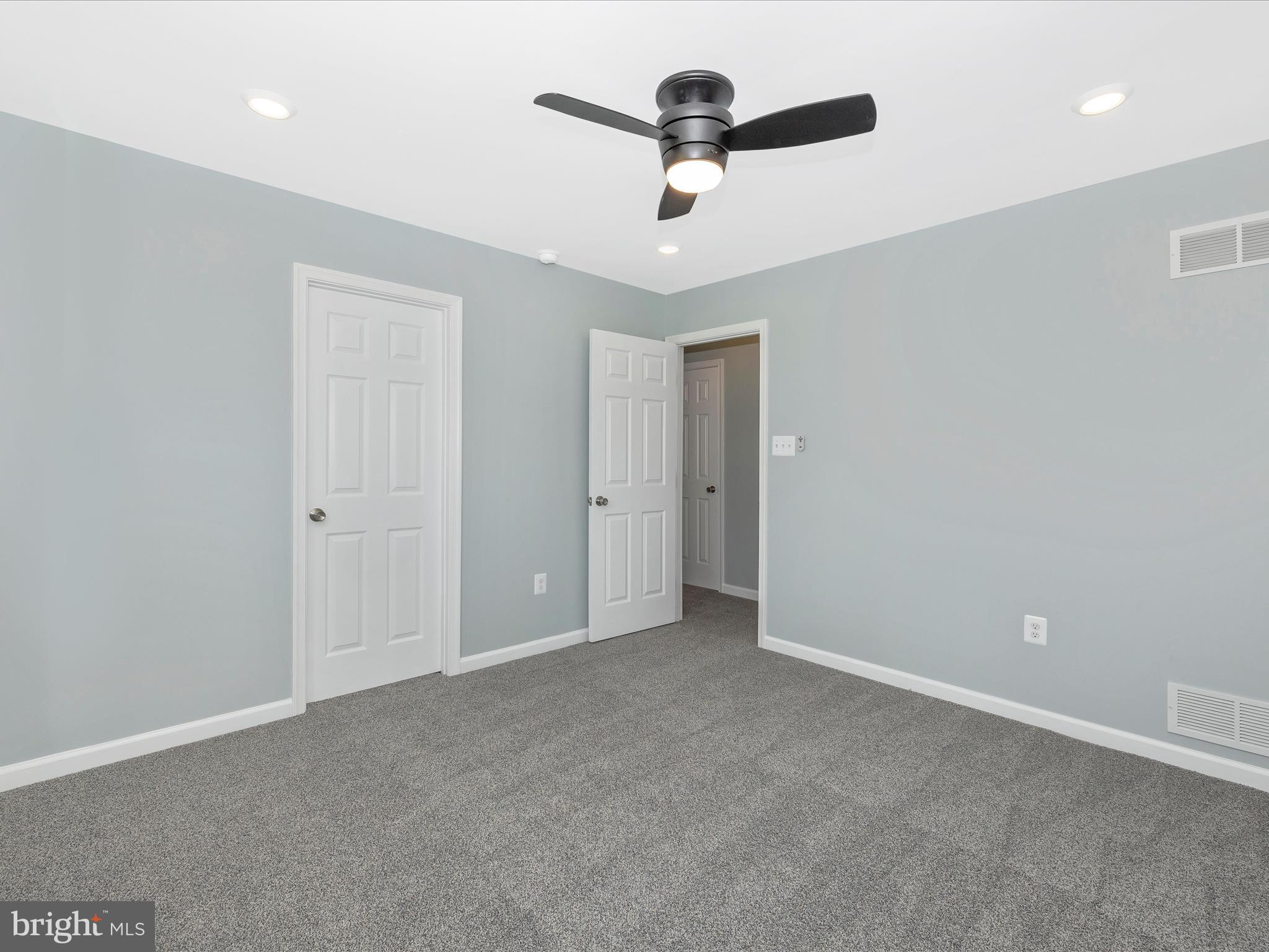 STONEWALL MANOR - Residential