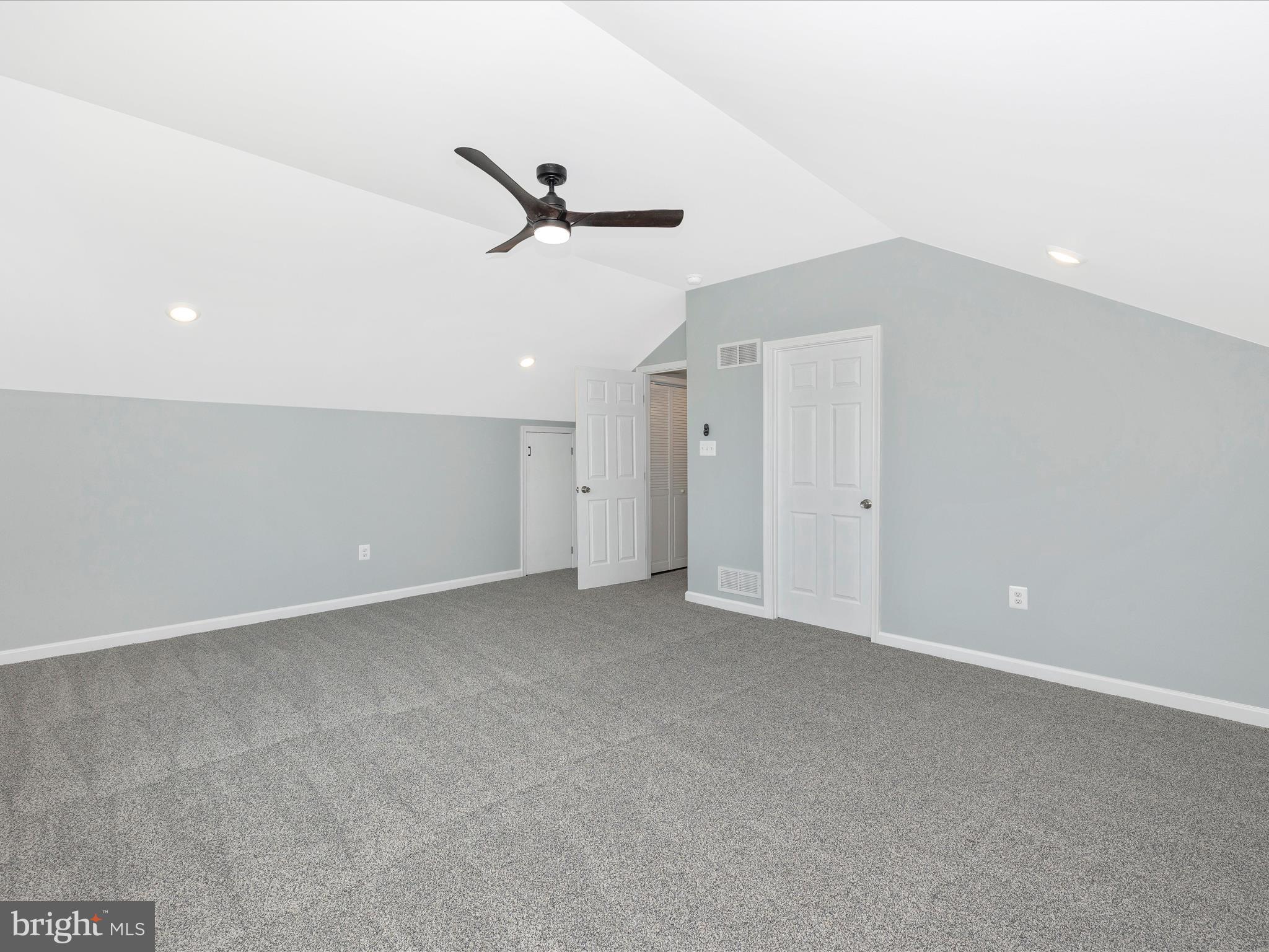 STONEWALL MANOR - Residential