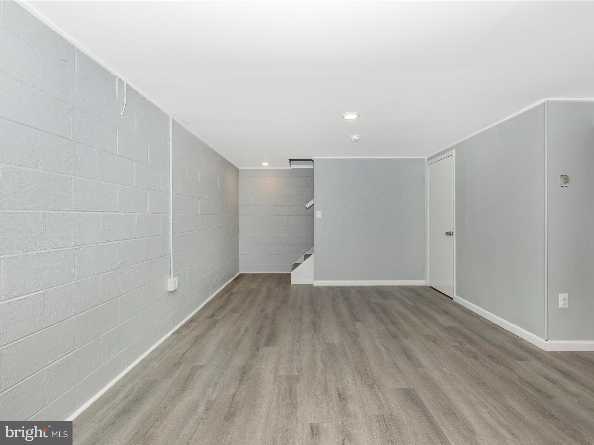 STONEWALL MANOR - Residential