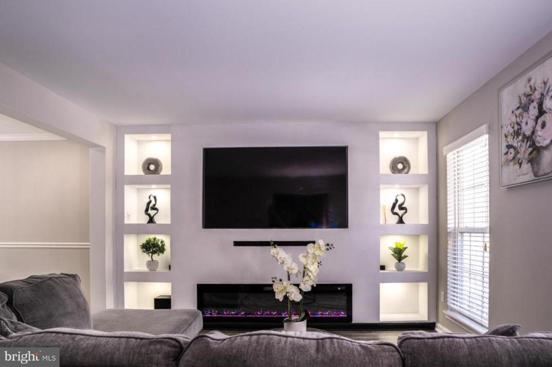 ROBERTS FIELD - Residential