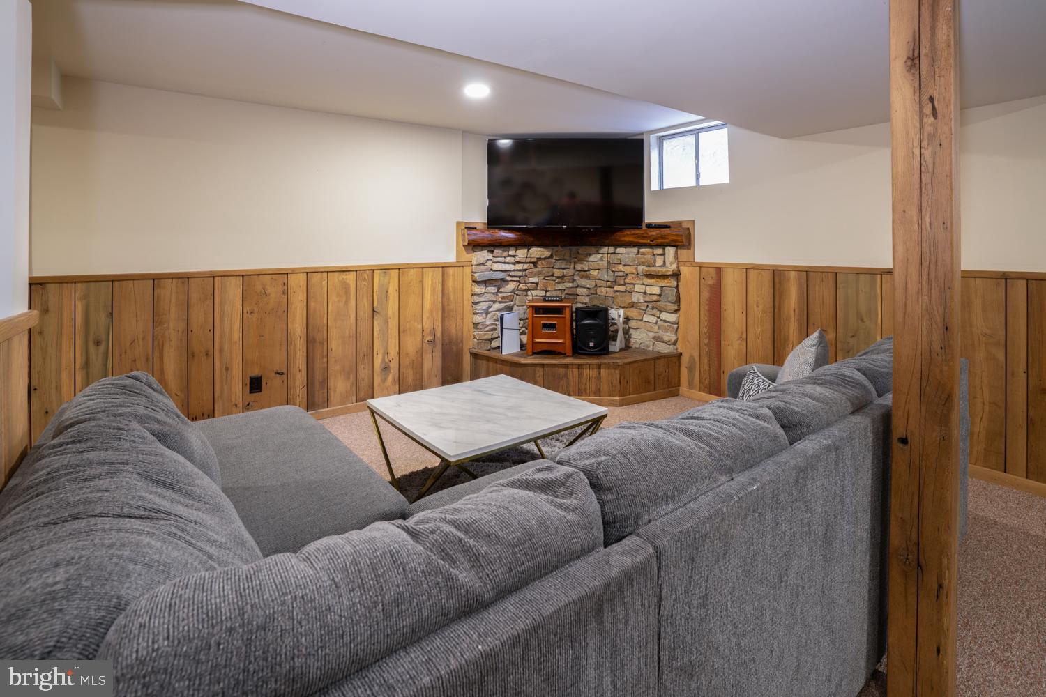 ROBERTS FIELD - Residential