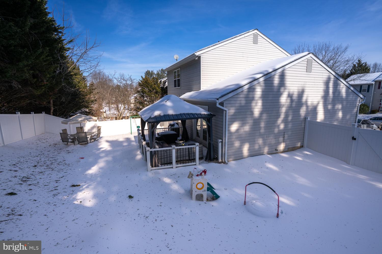 ROBERTS FIELD - Residential