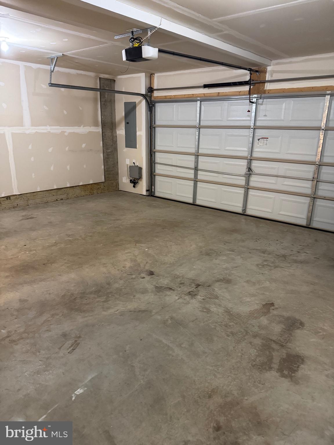 EMBREY MILL - Residential Lease