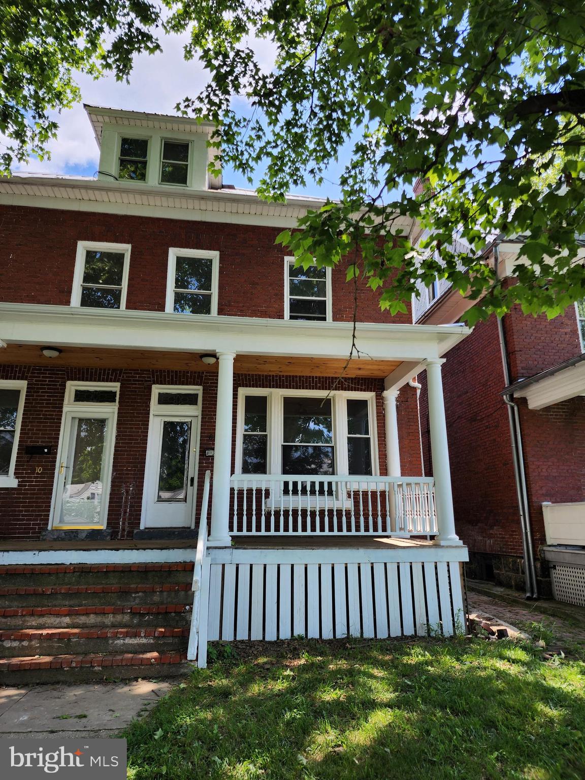 810-812 STEWART AVENUE