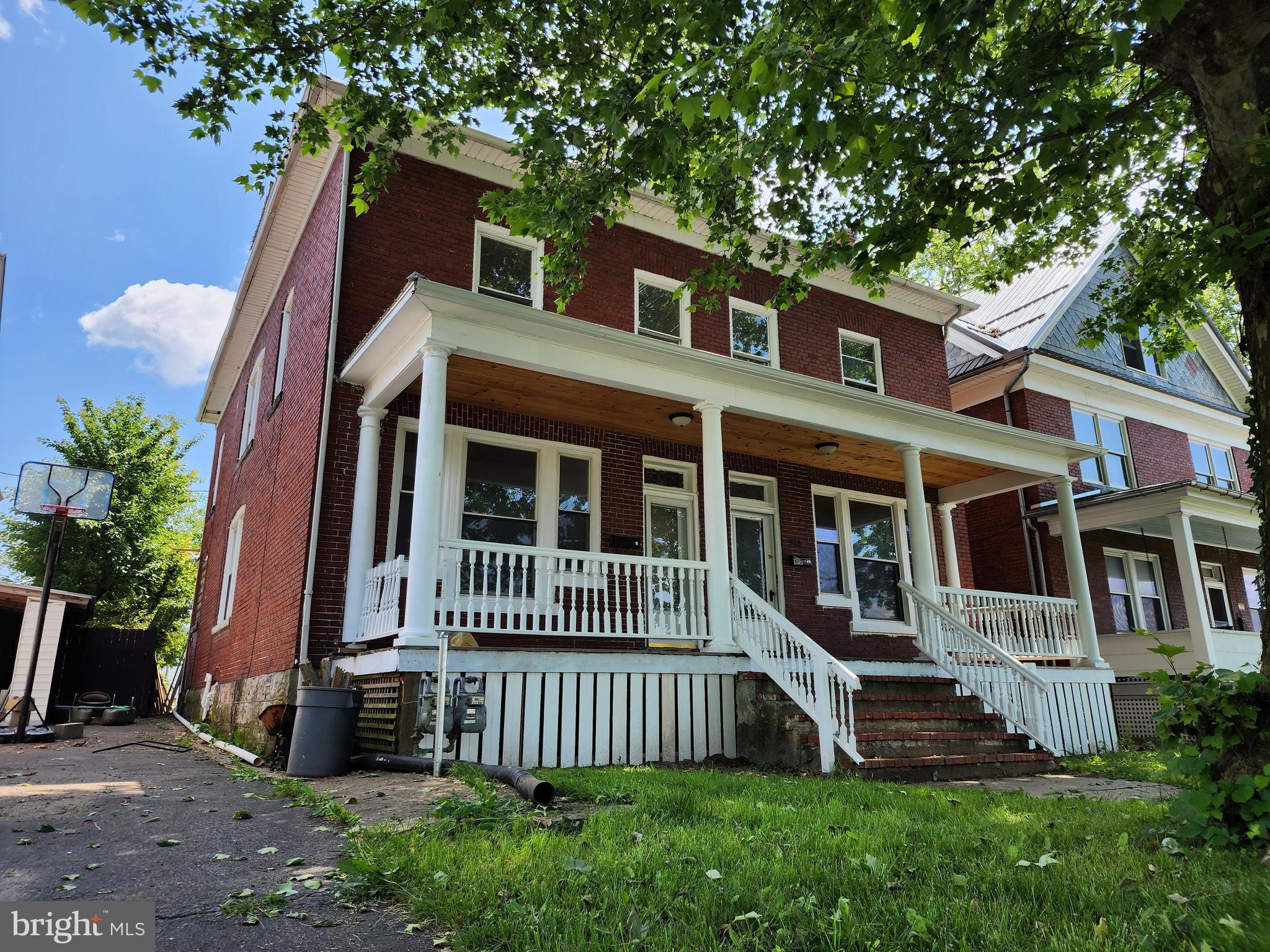 810-812 STEWART AVENUE
