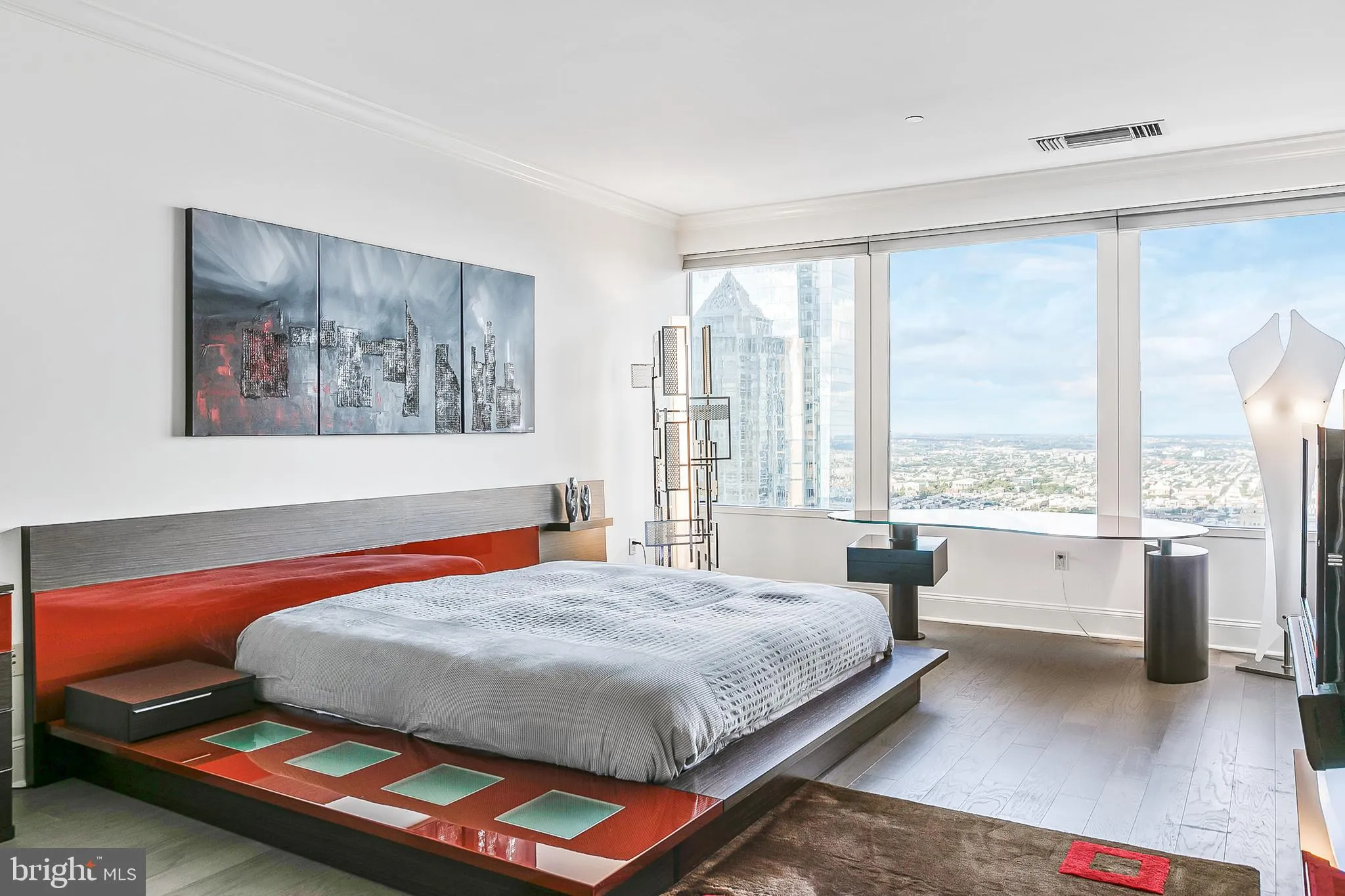 Philadelphia, Pennsylvania 19102, United States, 2 Bedrooms Bedrooms, ,3 BathroomsBathrooms,Residential,Pending,132907