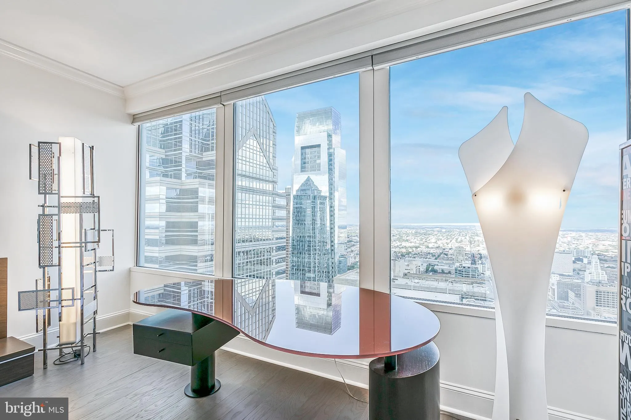 Philadelphia, Pennsylvania 19102, United States, 2 Bedrooms Bedrooms, ,3 BathroomsBathrooms,Residential,Pending,132907