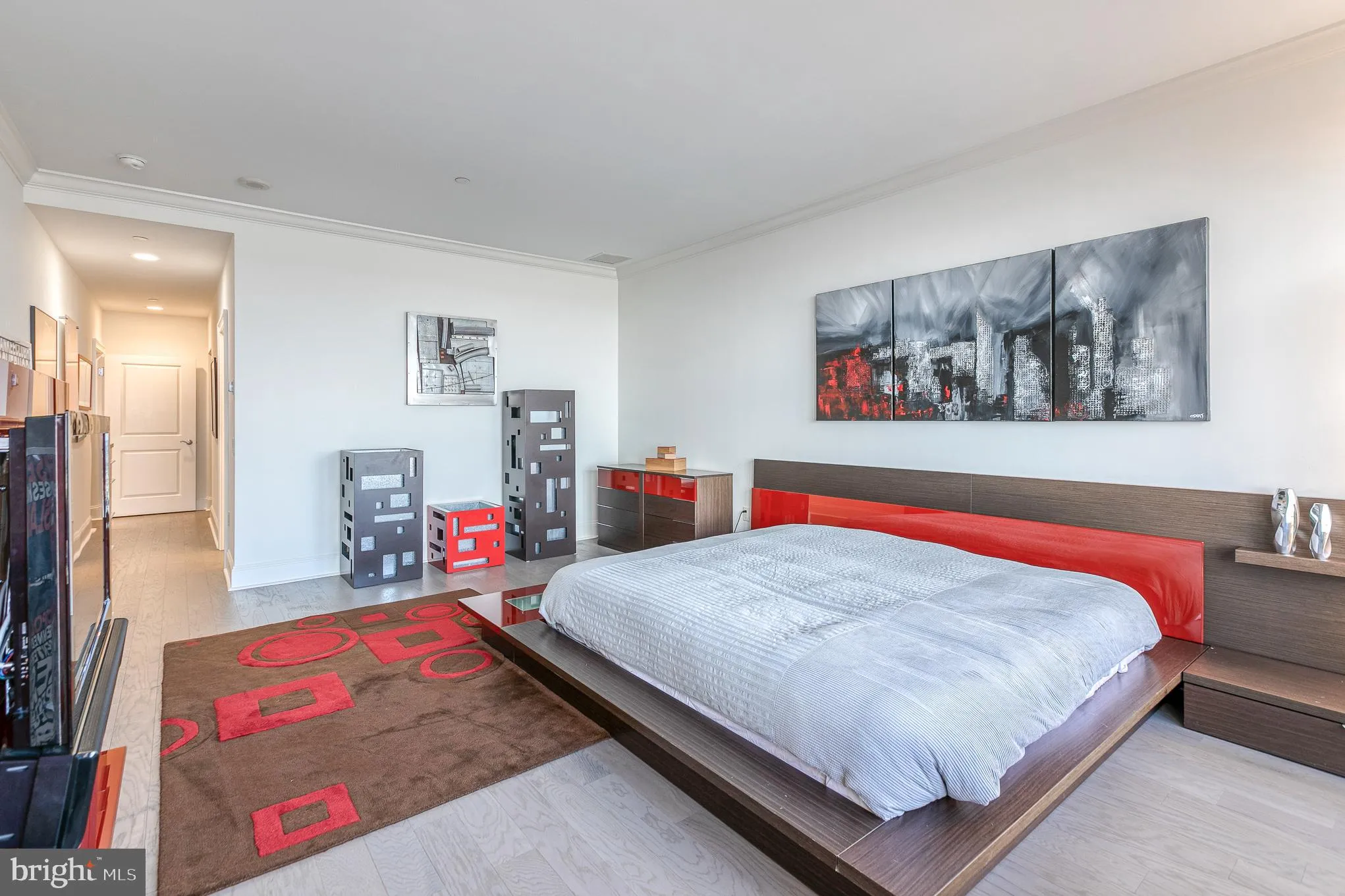 Philadelphia, Pennsylvania 19102, United States, 2 Bedrooms Bedrooms, ,3 BathroomsBathrooms,Residential,Pending,132907