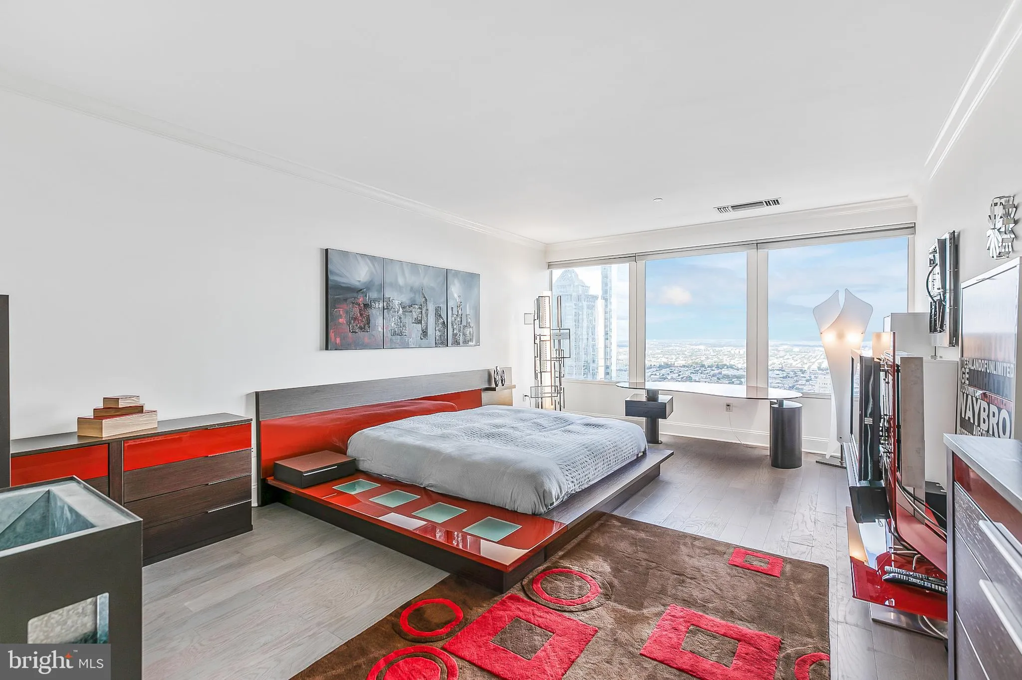 Philadelphia, Pennsylvania 19102, United States, 2 Bedrooms Bedrooms, ,3 BathroomsBathrooms,Residential,Pending,132907