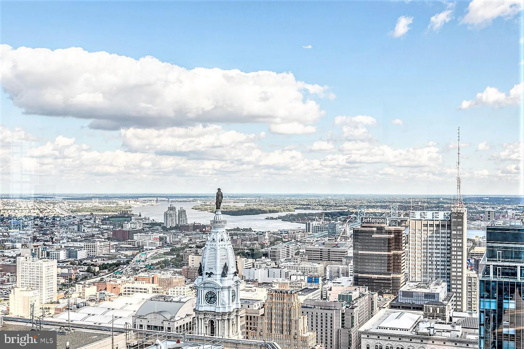 Philadelphia, Pennsylvania 19102, United States, 2 Bedrooms Bedrooms, ,3 BathroomsBathrooms,Residential,Pending,132907