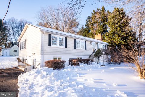 816 UTTERBACK STORE ROAD GREAT FALLS VA 22066