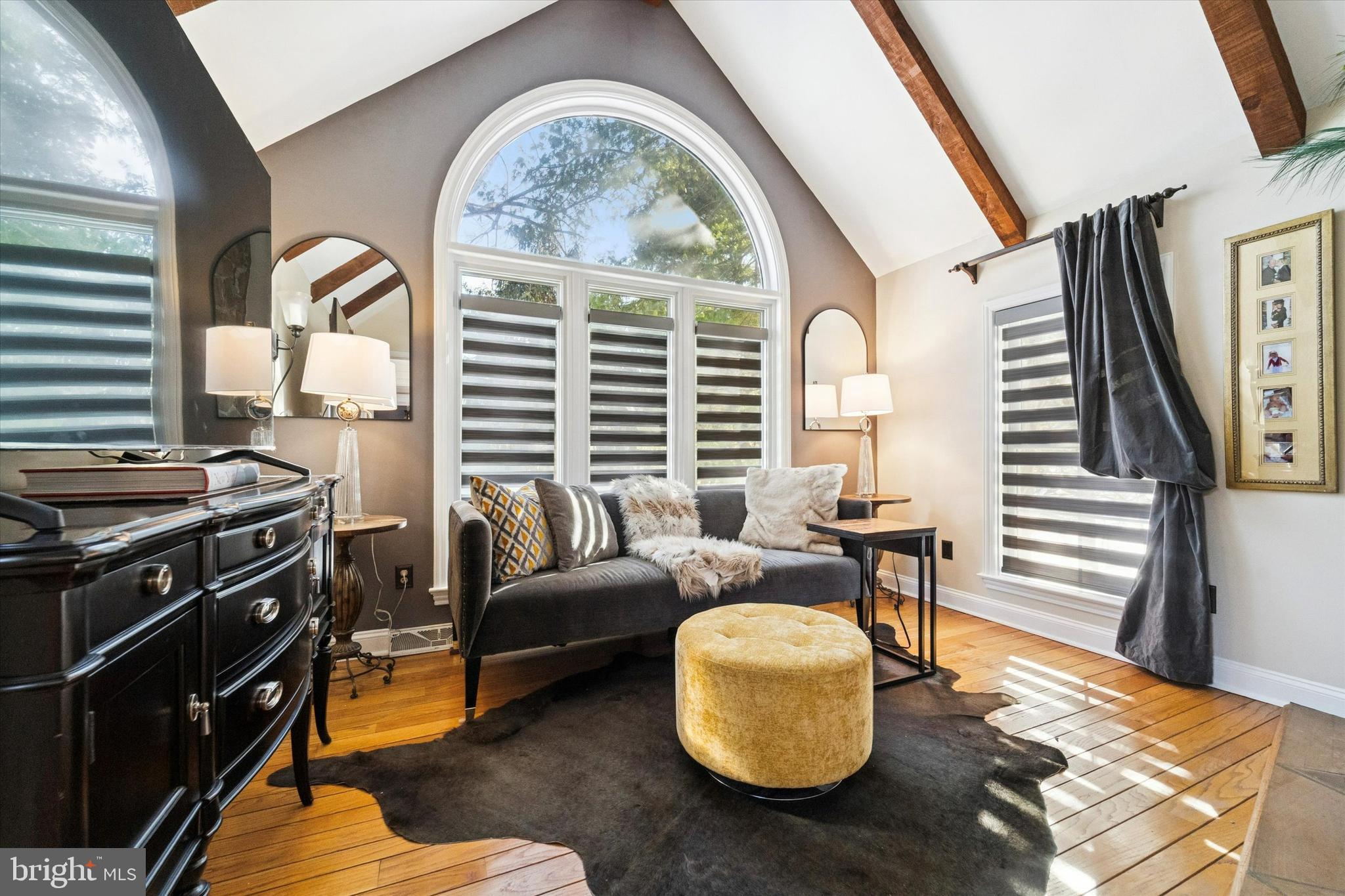 SHADOW OAK - Residential