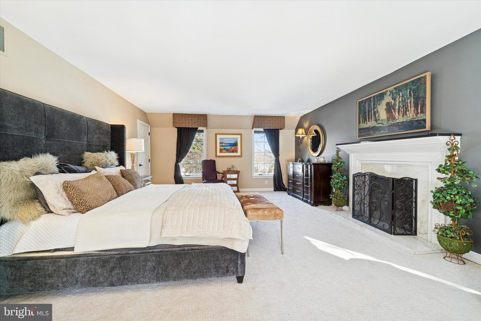 SHADOW OAK - Residential