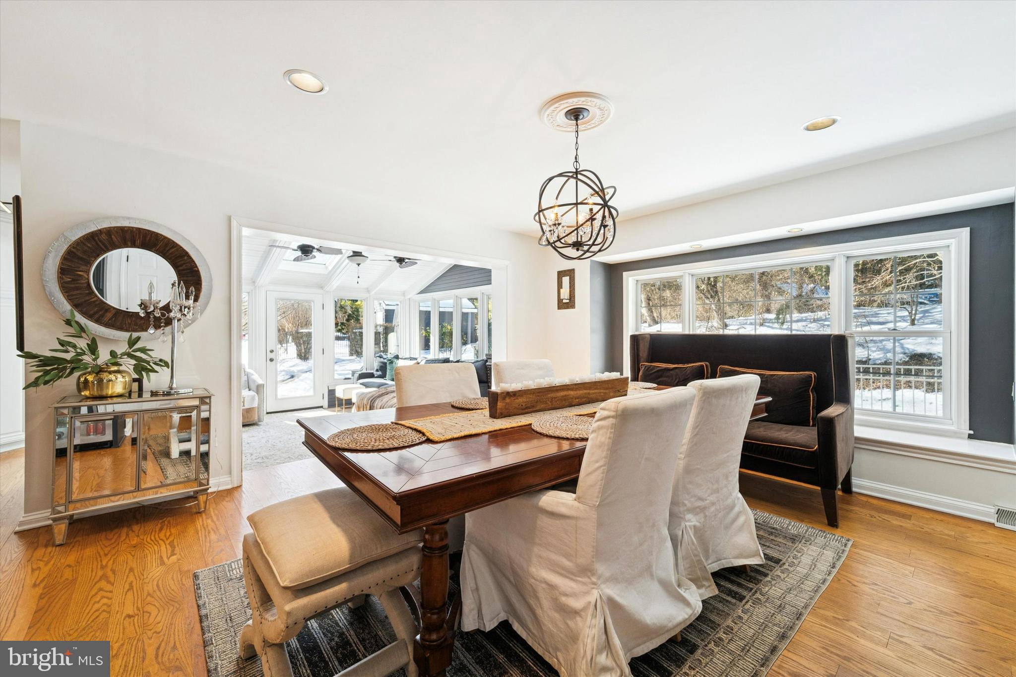 SHADOW OAK - Residential