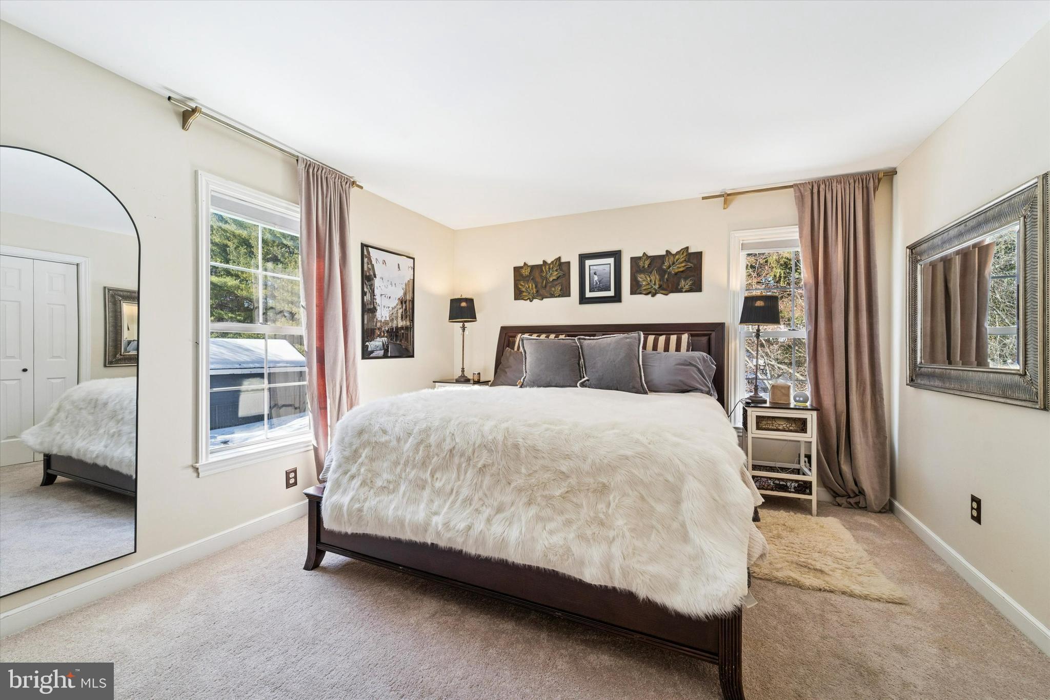 SHADOW OAK - Residential