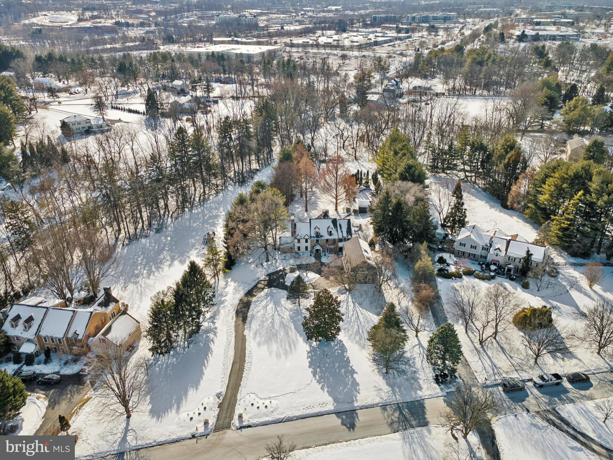 SHADOW OAK - Residential