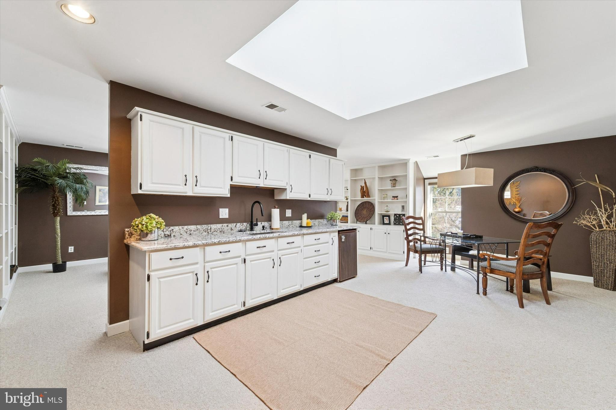 SHADOW OAK - Residential