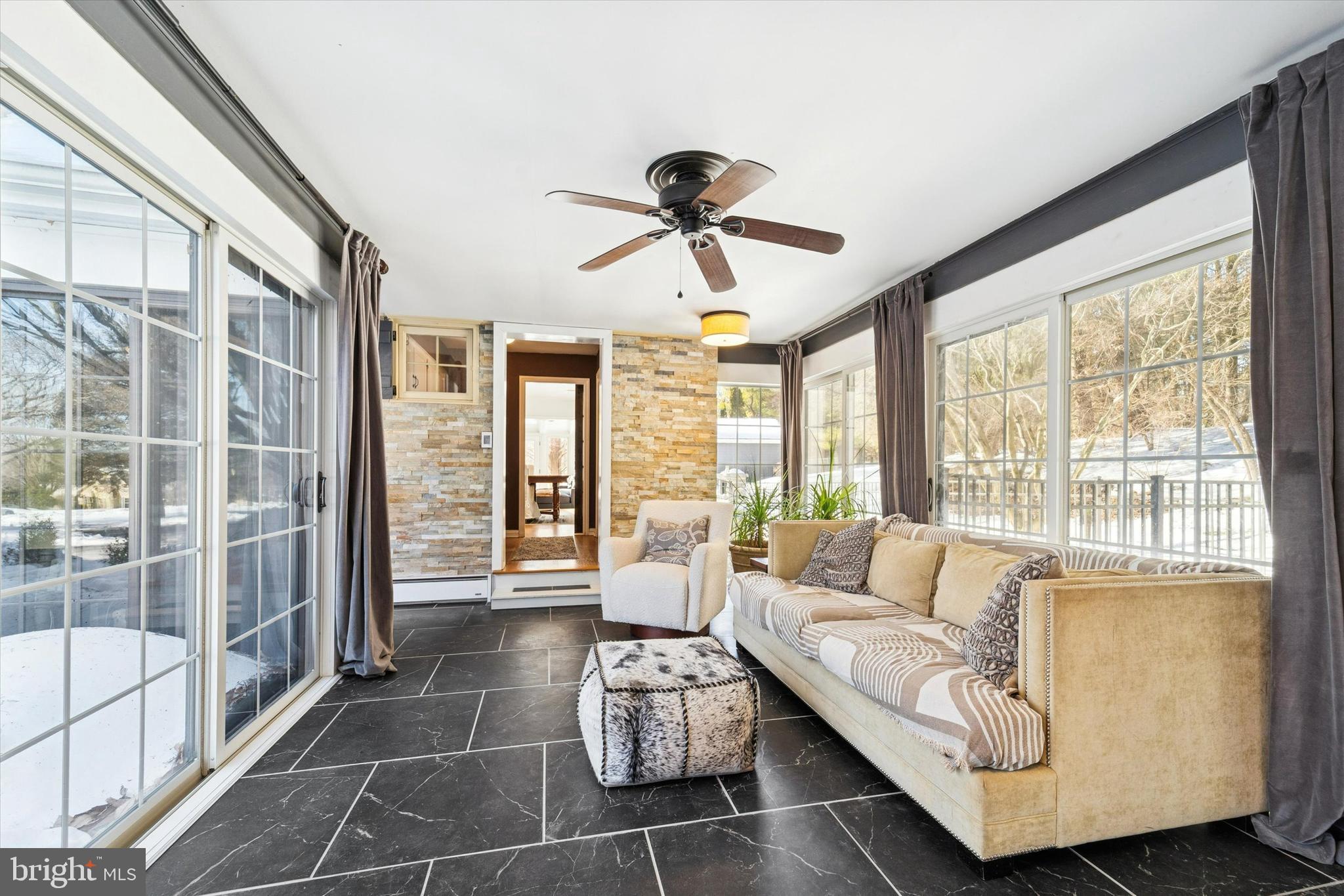 SHADOW OAK - Residential