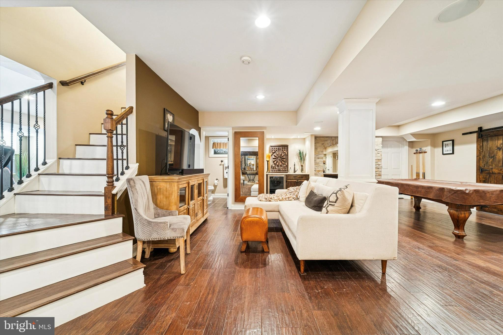 SHADOW OAK - Residential