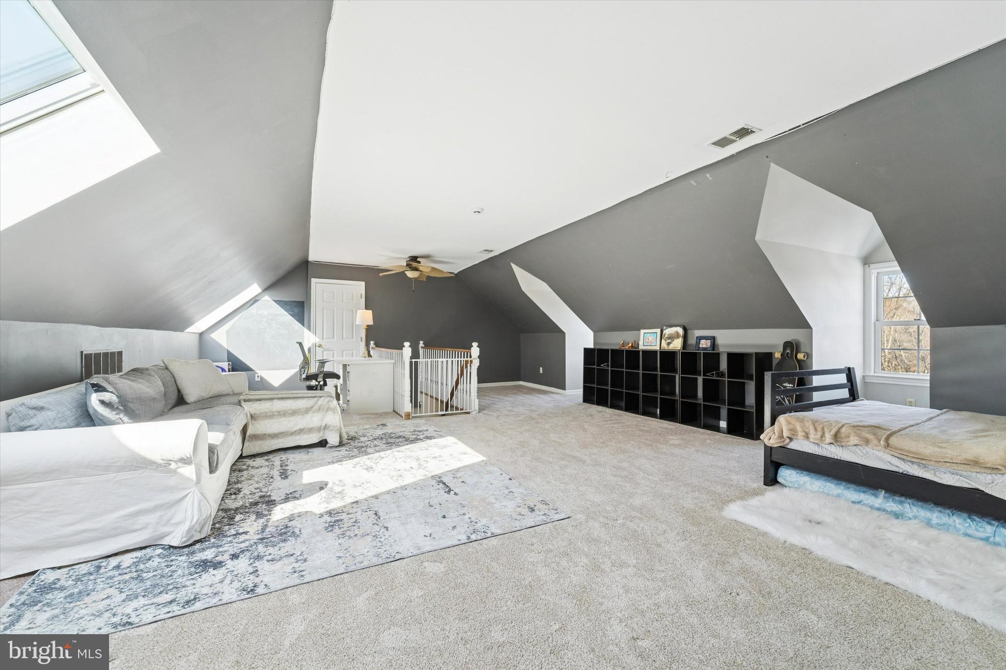 SHADOW OAK - Residential