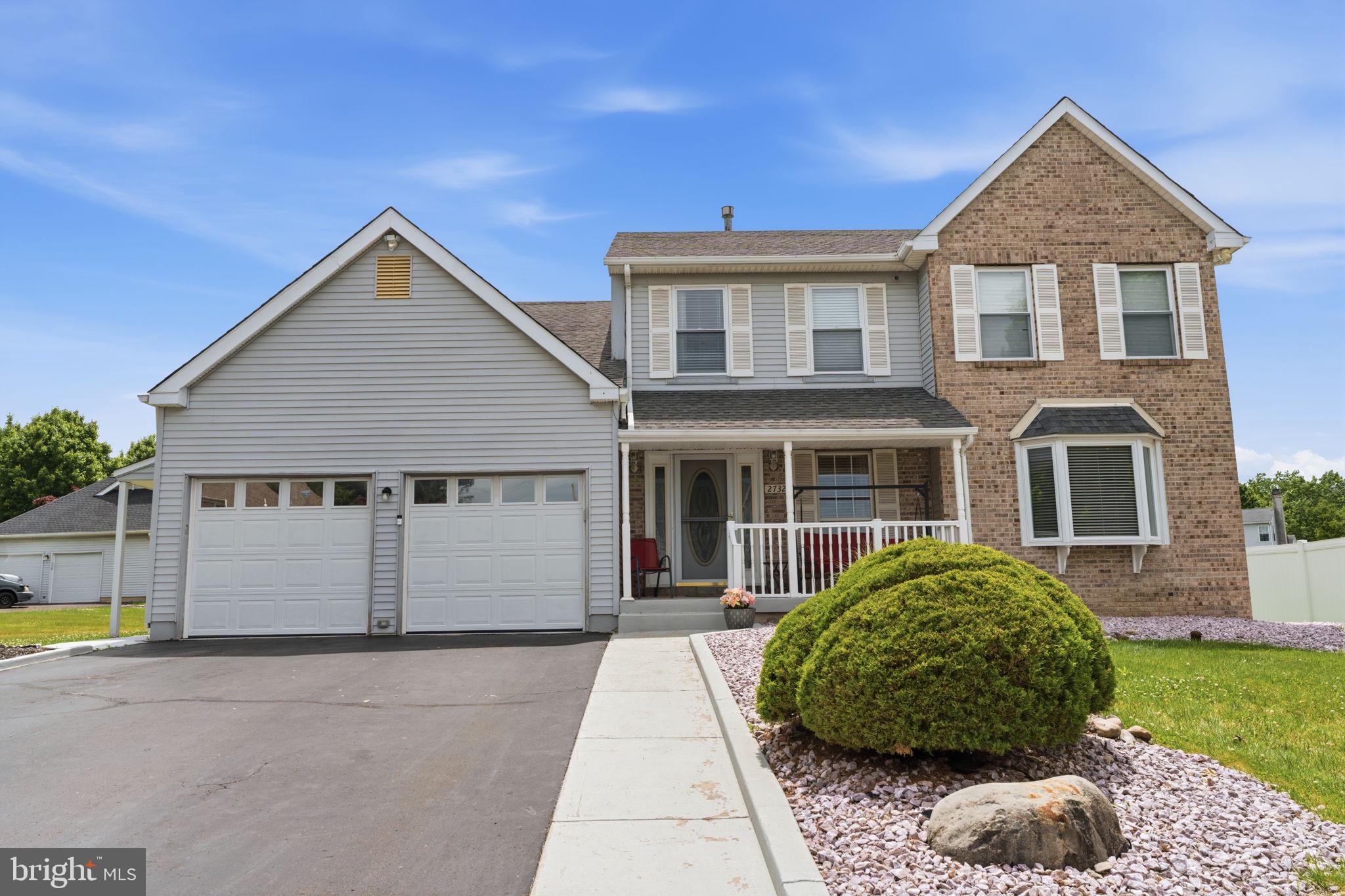 2732 WOODSVIEW DRIVE